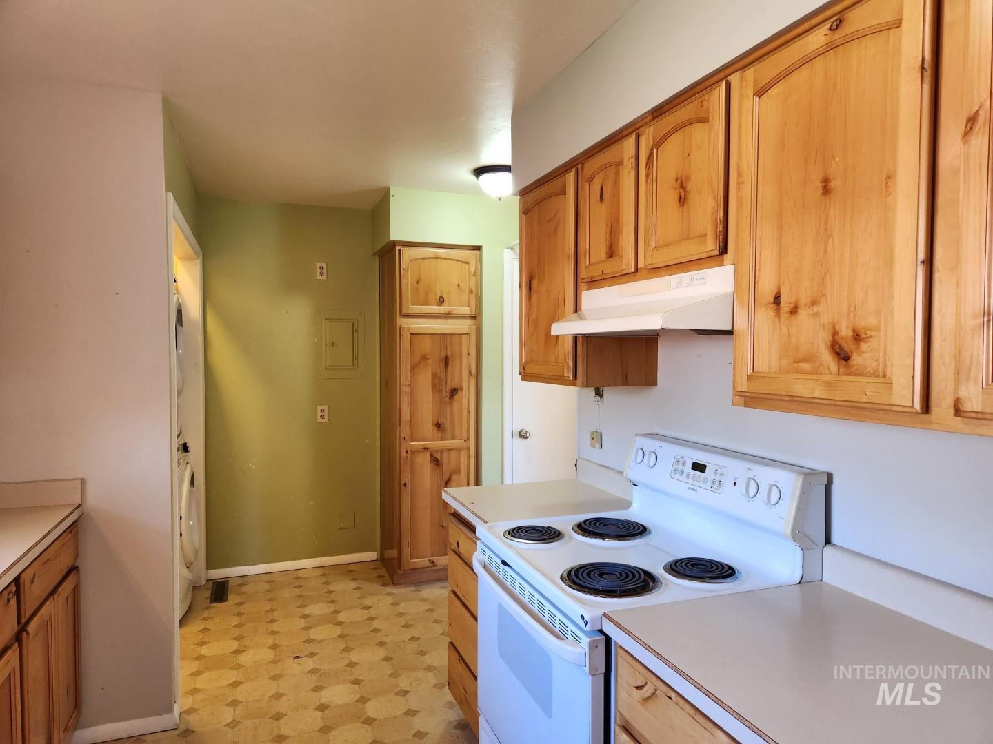 106 E Whiteley, Council, Idaho 83612, 3 Bedrooms, 1 Bathroom, Rental For Rent, Price $1,350,MLS 98988450