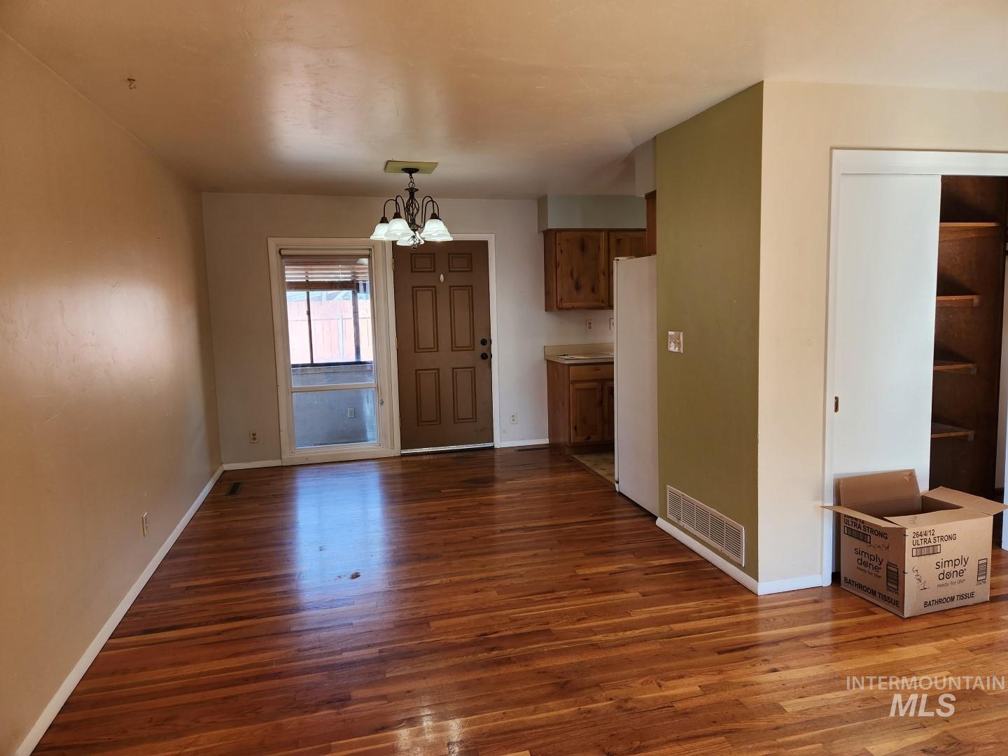 106 E Whiteley, Council, Idaho 83612, 3 Bedrooms, 1 Bathroom, Rental For Rent, Price $1,350,MLS 98988450