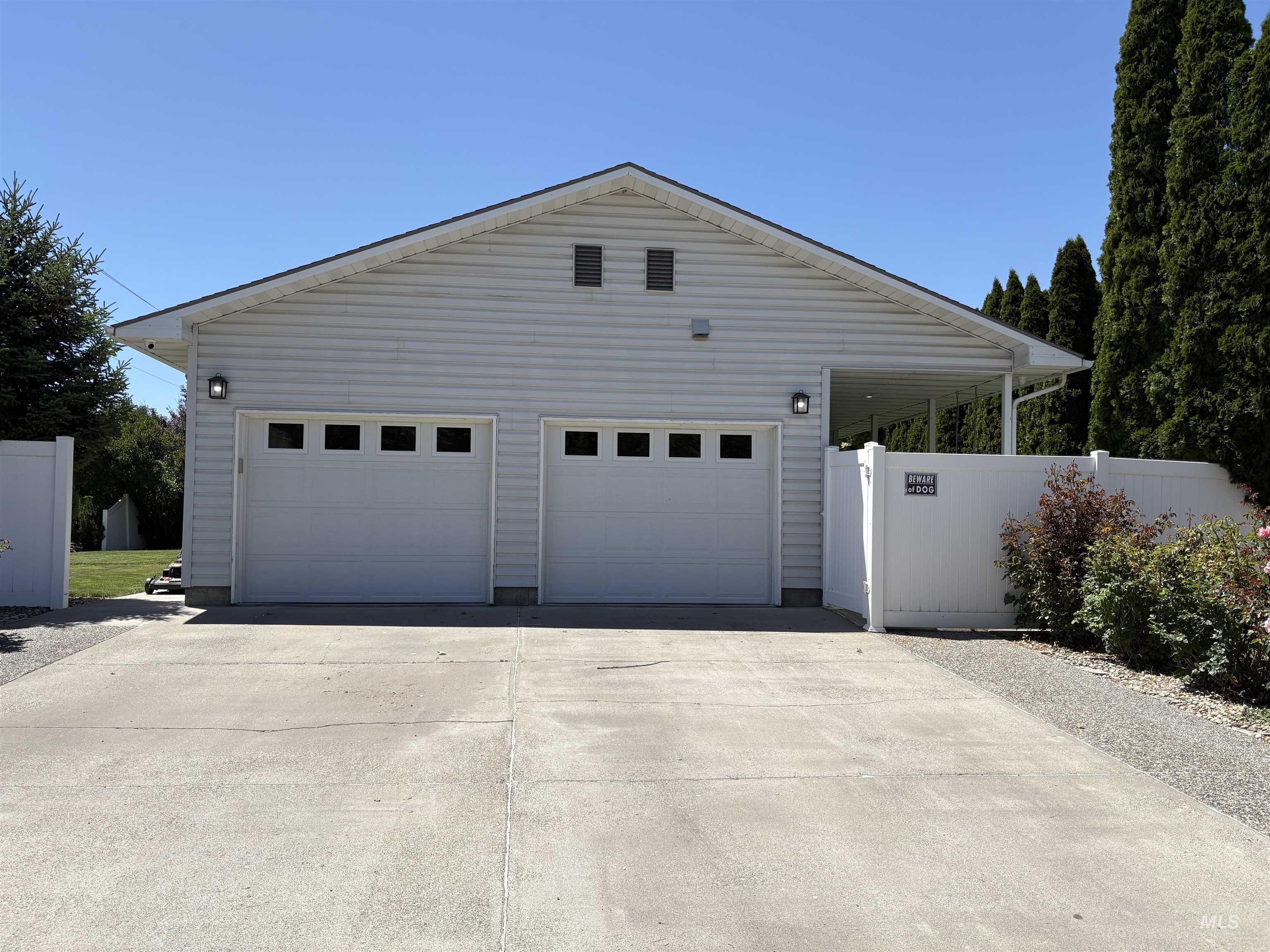 2699 Elizabeth Blvd, Twin Falls, Idaho 83301, 3 Bedrooms, 2 Bathrooms, Residential For Sale, Price $379,900,MLS 98988451