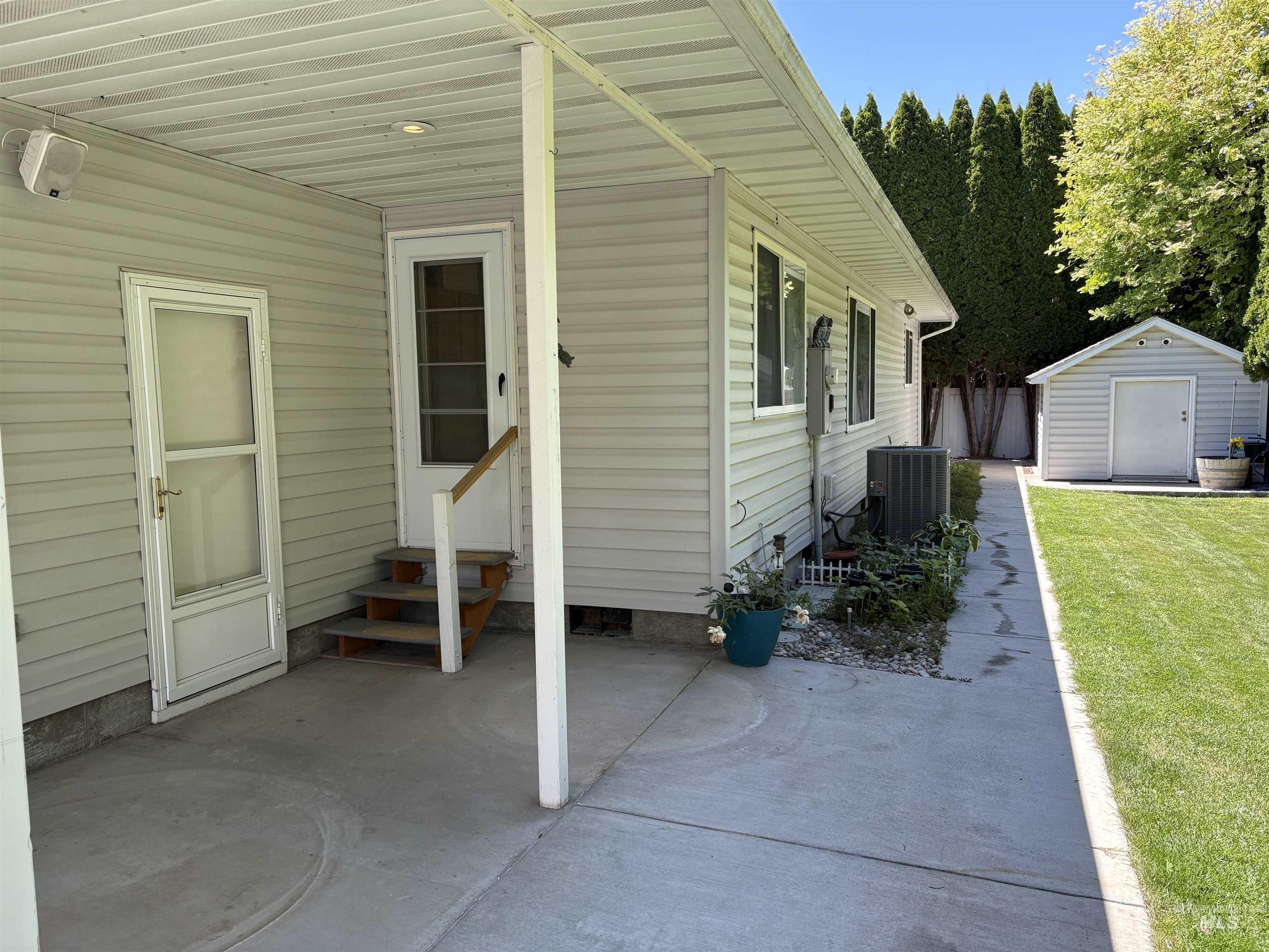 2699 Elizabeth Blvd, Twin Falls, Idaho 83301, 3 Bedrooms, 2 Bathrooms, Residential For Sale, Price $379,900,MLS 98988451