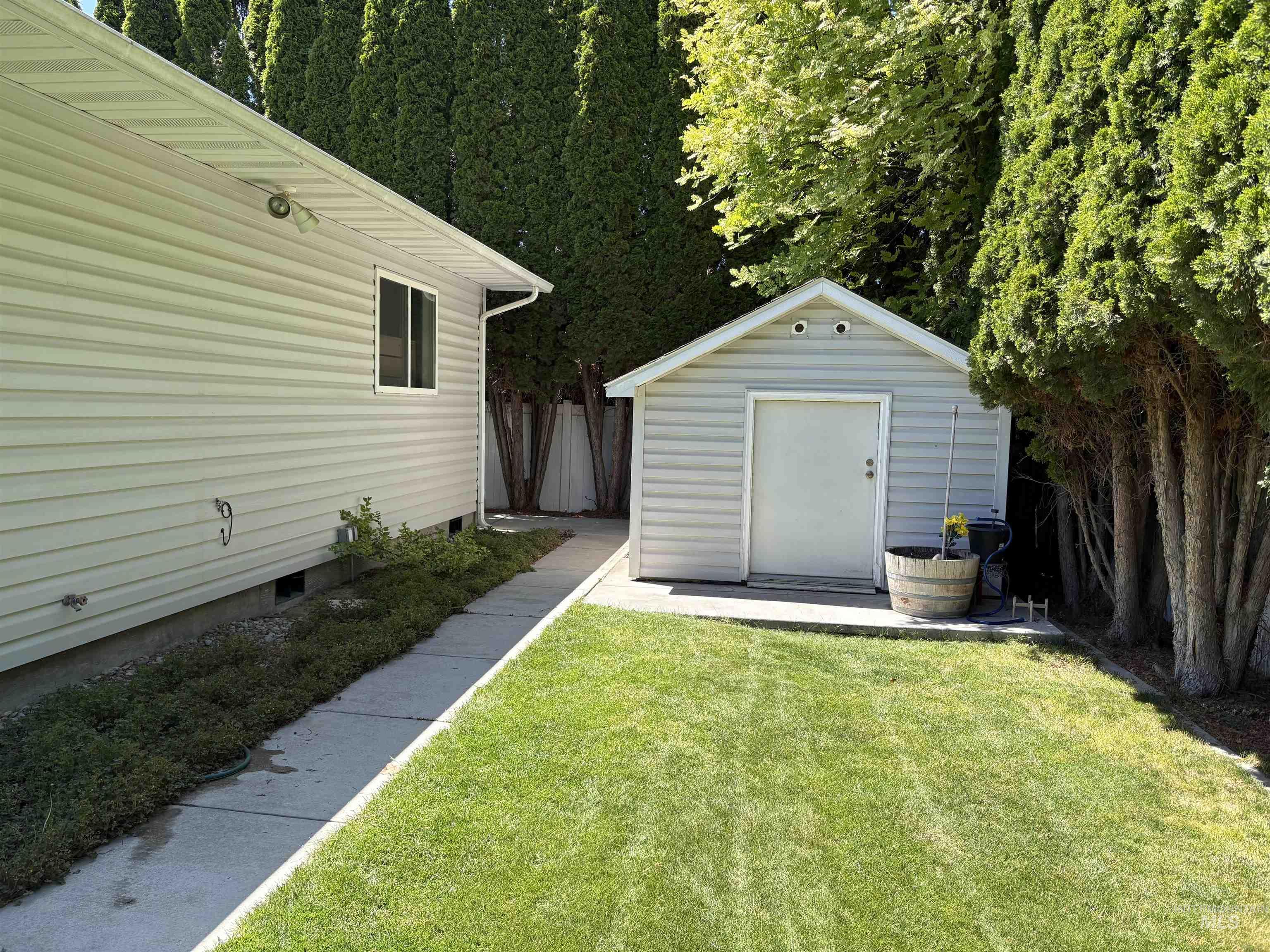 2699 Elizabeth Blvd, Twin Falls, Idaho 83301, 3 Bedrooms, 2 Bathrooms, Residential For Sale, Price $379,900,MLS 98988451