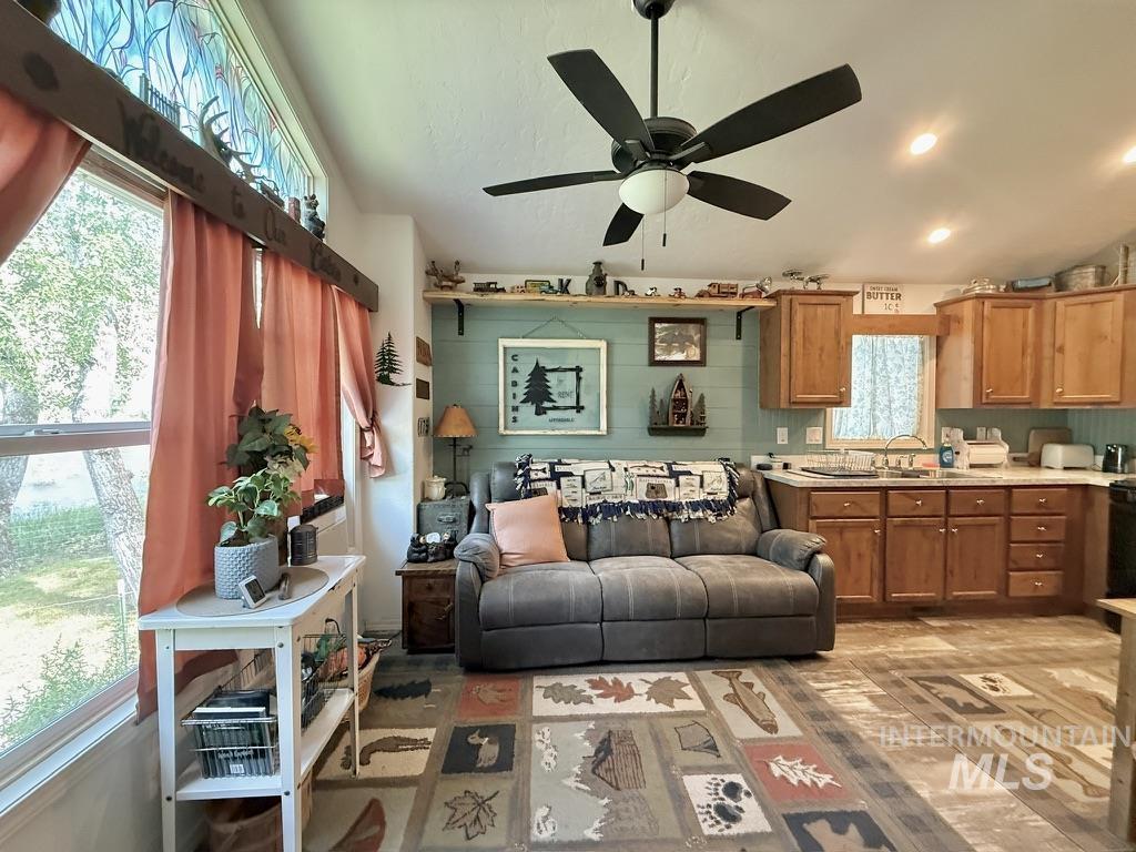 510 River Front Dr., Kooskia, Idaho 83530, 1 Bedroom, 1 Bathroom, Residential For Sale, Price $189,500,MLS 98988453