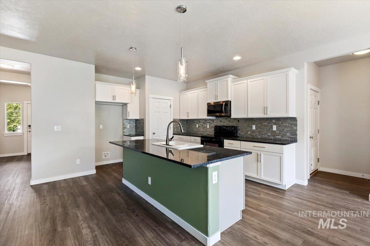 2051 W Melon Drive, Kuna, Idaho 83634, 5 Bedrooms, 2.5 Bathrooms, Residential For Sale, Price $529,900,MLS 98988454