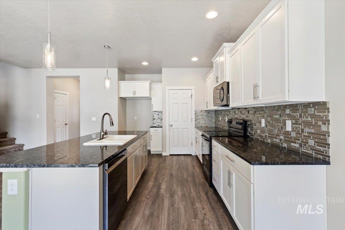 2051 W Melon Drive, Kuna, Idaho 83634, 5 Bedrooms, 2.5 Bathrooms, Residential For Sale, Price $529,900,MLS 98988454