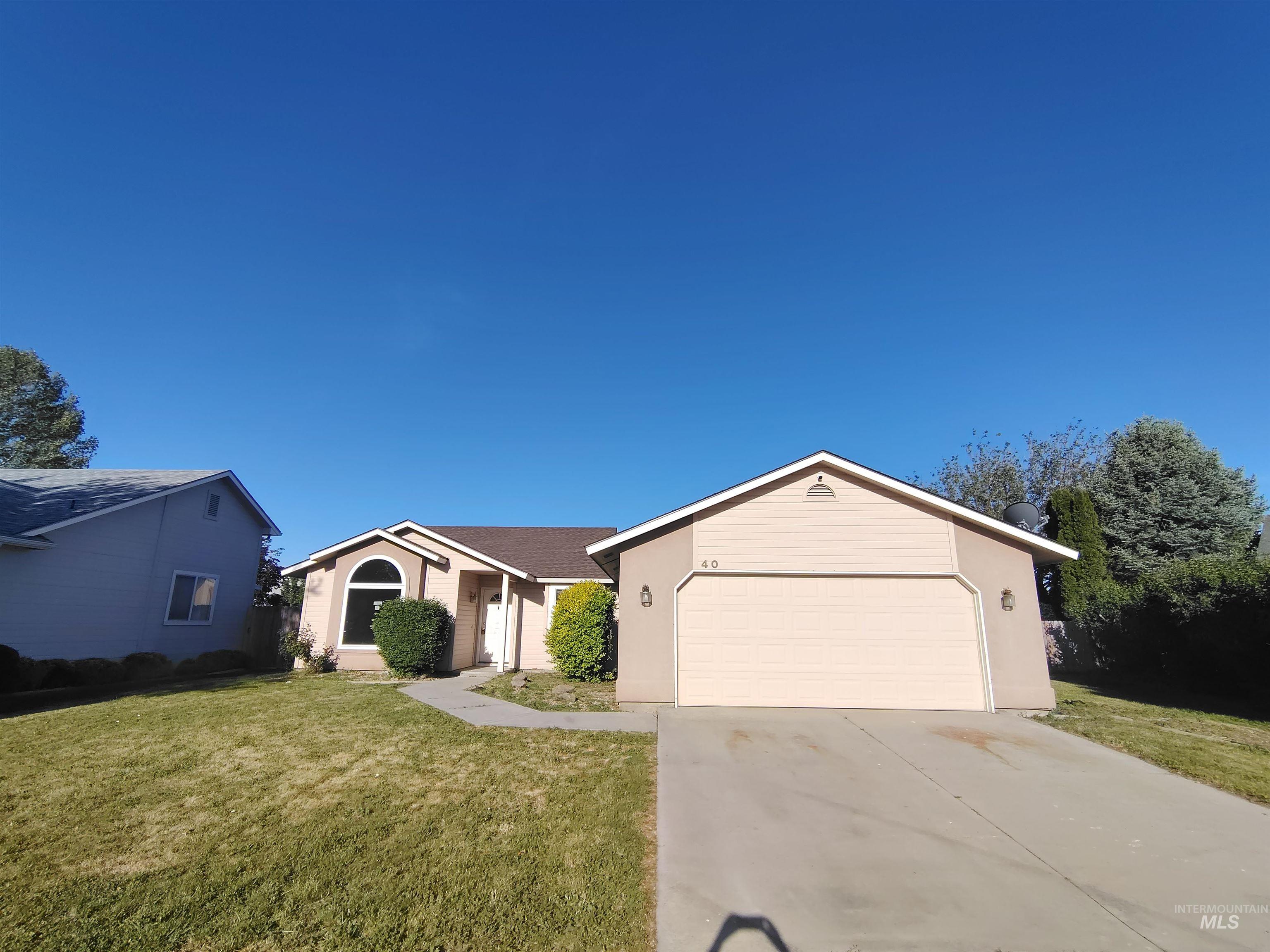 40 S Bingham St, Nampa, Idaho 83651-0000, 3 Bedrooms, 2 Bathrooms, Residential For Sale, Price $290,000,MLS 98988457