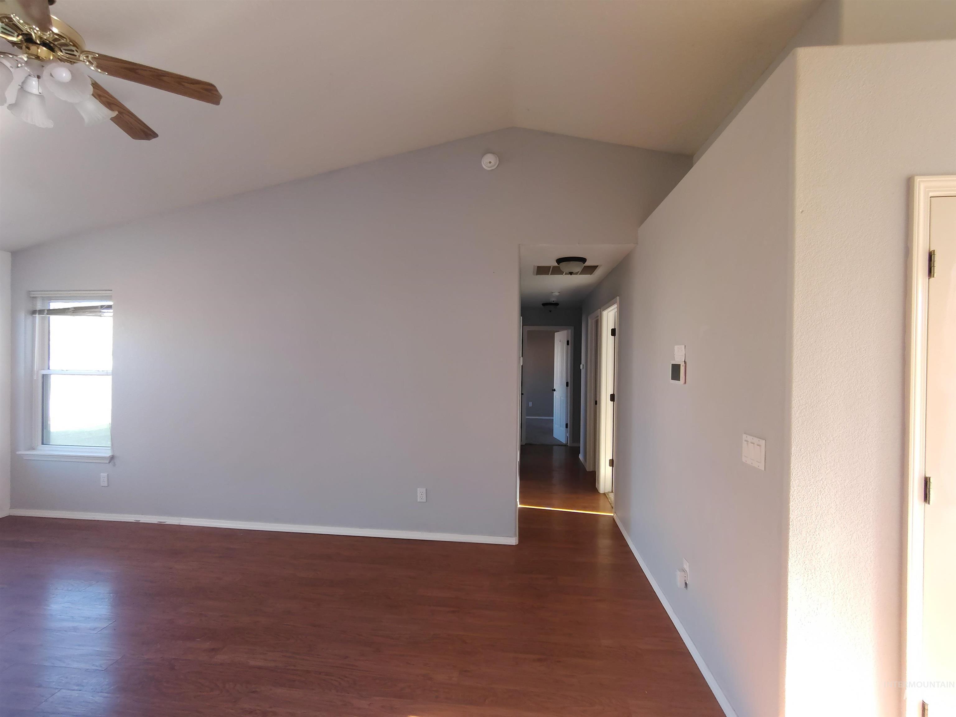 40 S Bingham St, Nampa, Idaho 83651-0000, 3 Bedrooms, 2 Bathrooms, Residential For Sale, Price $290,000,MLS 98988457