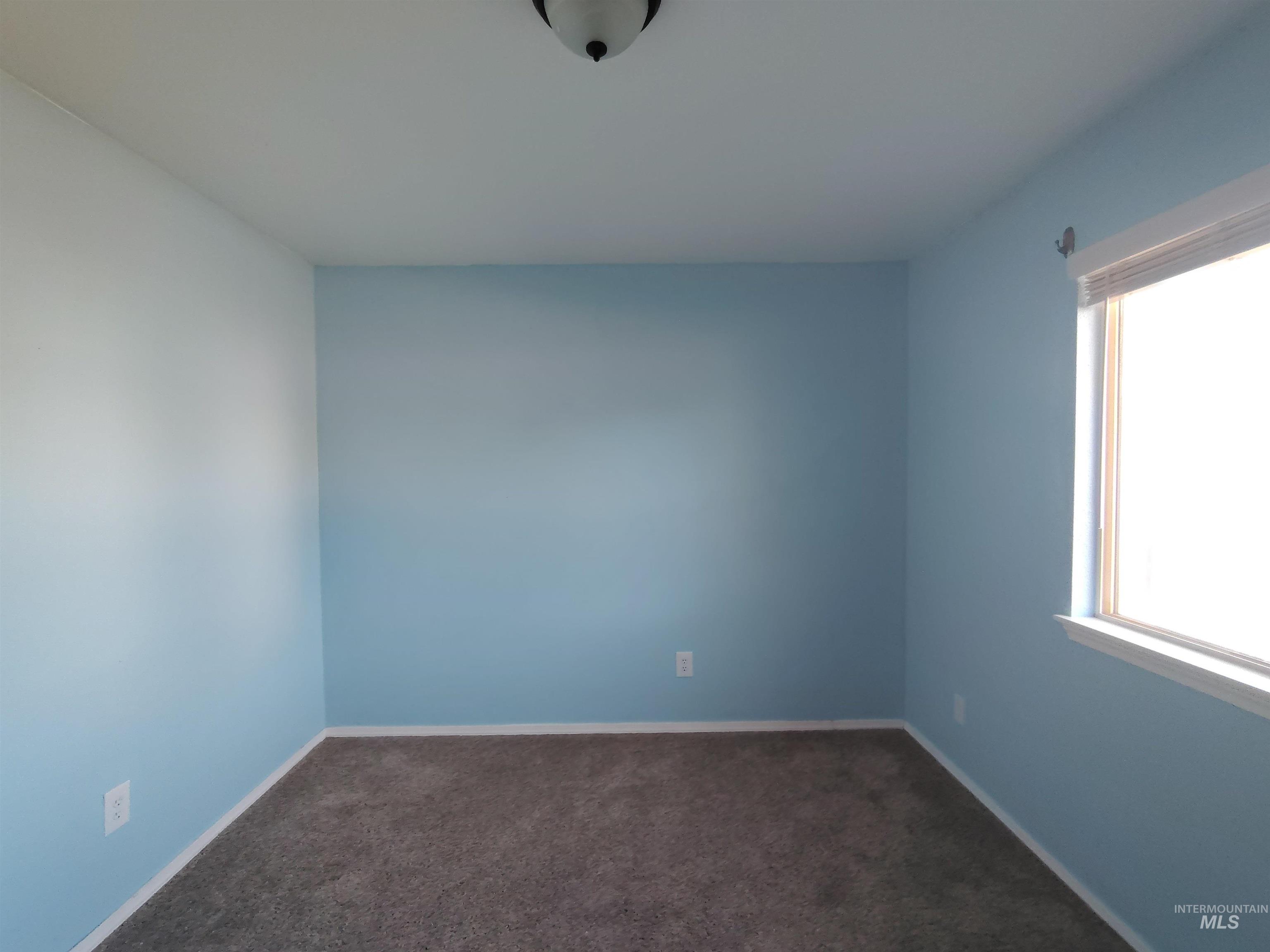 40 S Bingham St, Nampa, Idaho 83651-0000, 3 Bedrooms, 2 Bathrooms, Residential For Sale, Price $290,000,MLS 98988457