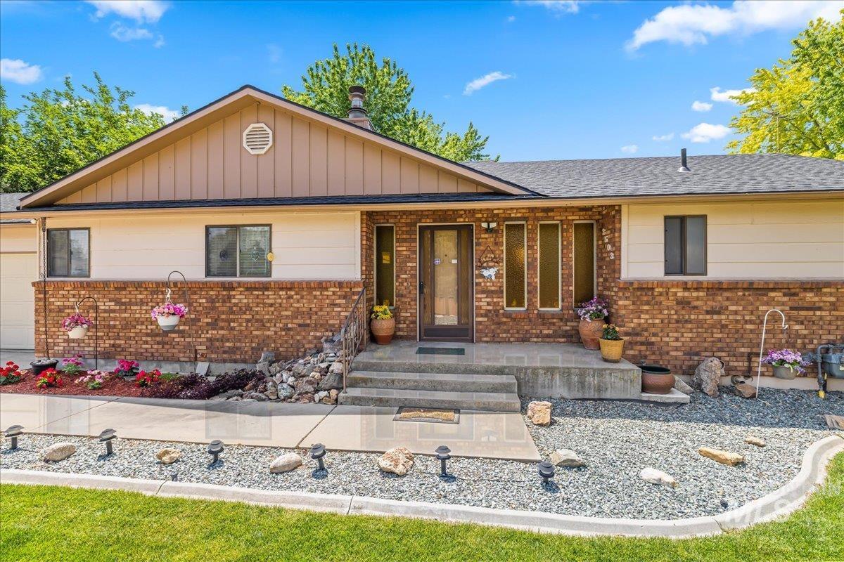 2503 Lyle Ct, Nampa, Idaho 83651, 3 Bedrooms, 3 Bathrooms, Residential For Sale, Price $715,000,MLS 98988458