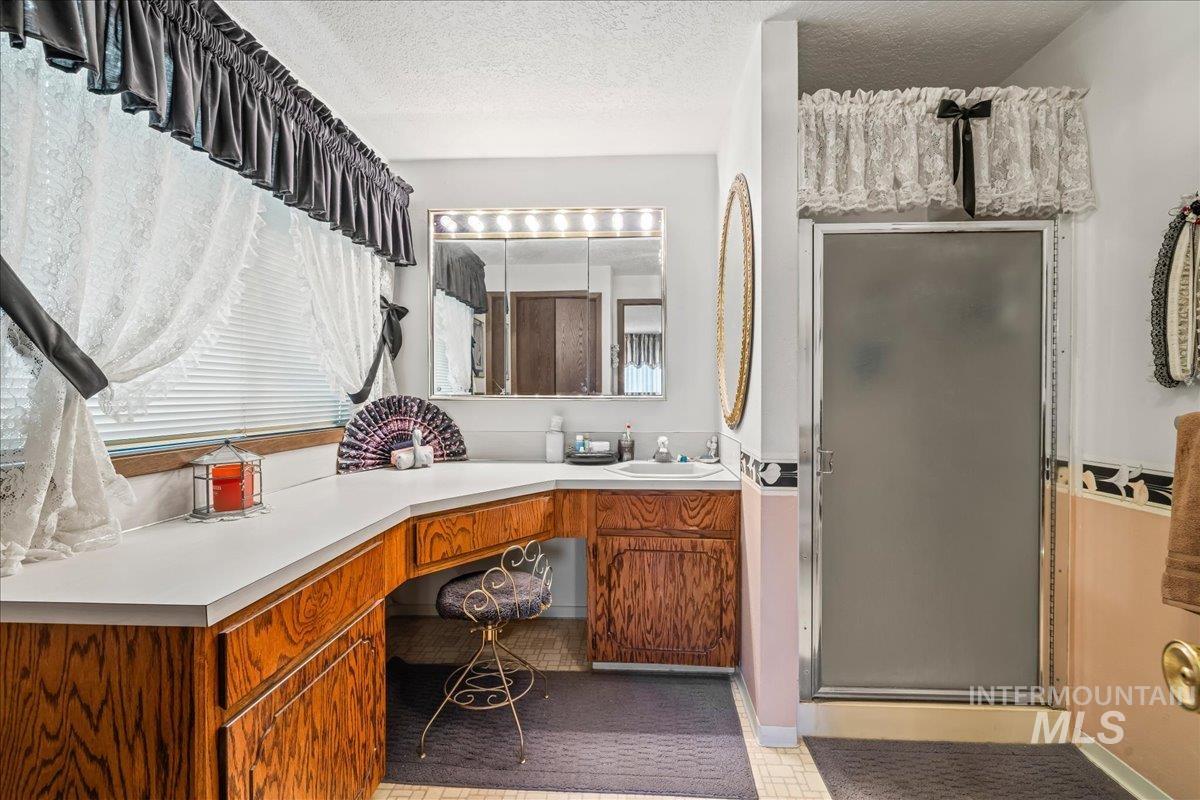 2503 Lyle Ct, Nampa, Idaho 83651, 3 Bedrooms, 3 Bathrooms, Residential For Sale, Price $715,000,MLS 98988458