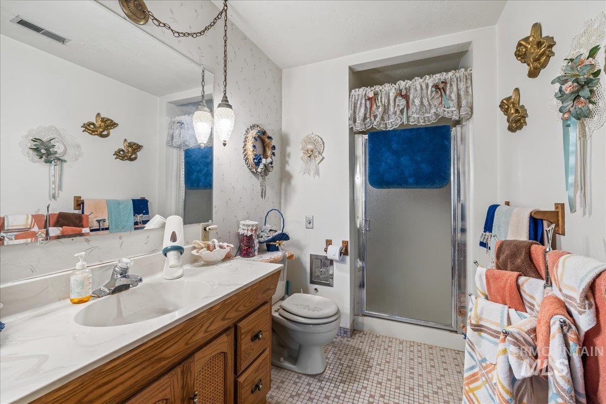 2503 Lyle Ct, Nampa, Idaho 83651, 3 Bedrooms, 3 Bathrooms, Residential For Sale, Price $715,000,MLS 98988458