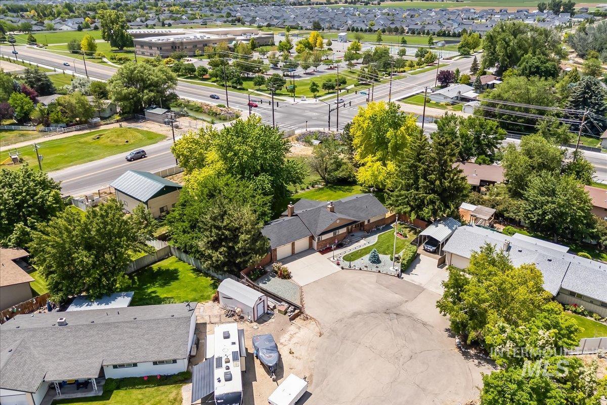 2503 Lyle Ct, Nampa, Idaho 83651, 3 Bedrooms, 3 Bathrooms, Residential For Sale, Price $715,000,MLS 98988458