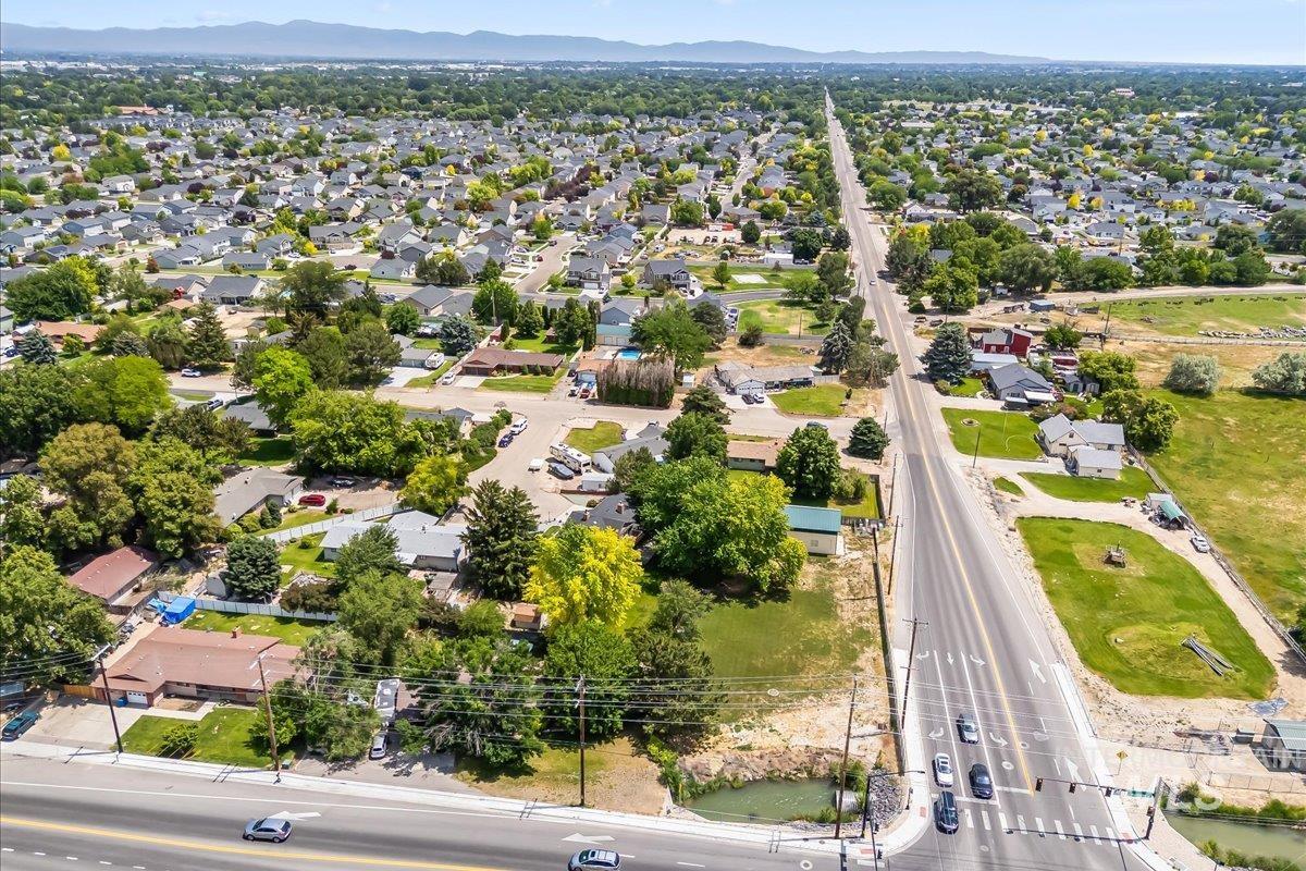 2503 Lyle Ct, Nampa, Idaho 83651, 3 Bedrooms, 3 Bathrooms, Residential For Sale, Price $715,000,MLS 98988458