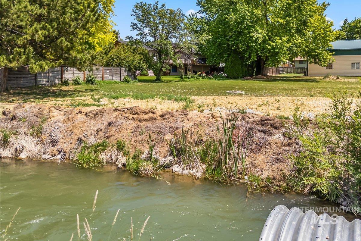 2503 Lyle Ct, Nampa, Idaho 83651, 3 Bedrooms, 3 Bathrooms, Residential For Sale, Price $715,000,MLS 98988458