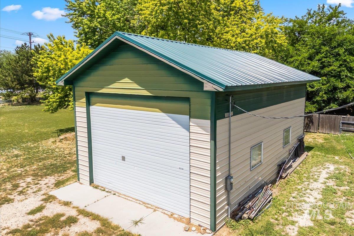 2503 Lyle Ct, Nampa, Idaho 83651, 3 Bedrooms, 3 Bathrooms, Residential For Sale, Price $715,000,MLS 98988458
