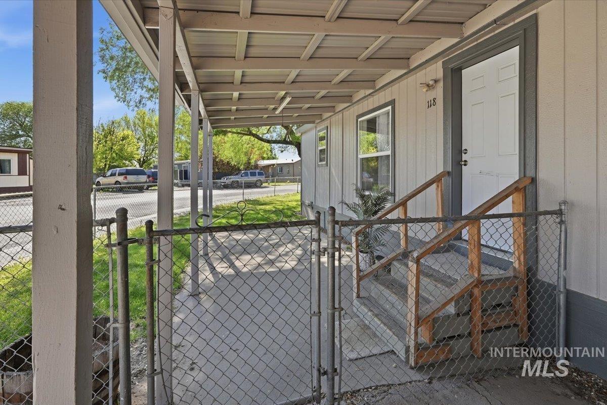 5015 E Ustick Rd 118, Caldwell, Idaho 83605, 3 Bedrooms, 2 Bathrooms, Residential For Sale, Price $120,000,MLS 98988459