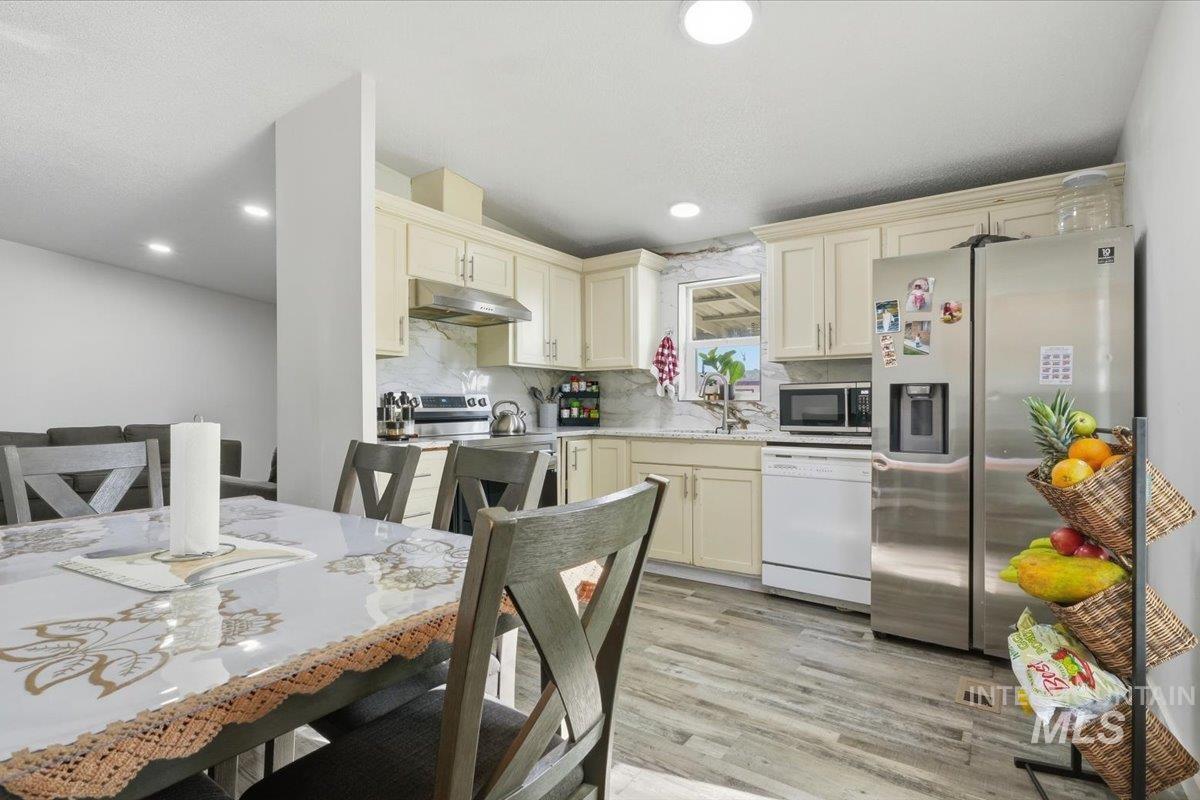 5015 E Ustick Rd 118, Caldwell, Idaho 83605, 3 Bedrooms, 2 Bathrooms, Residential For Sale, Price $120,000,MLS 98988459