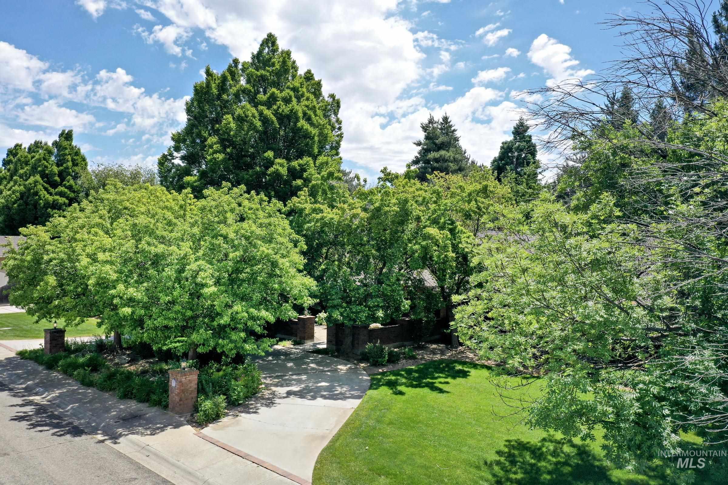 6319 W Montana Ave., Boise, Idaho 83704, 4 Bedrooms, 3 Bathrooms, Residential For Sale, Price $995,000,MLS 98988461