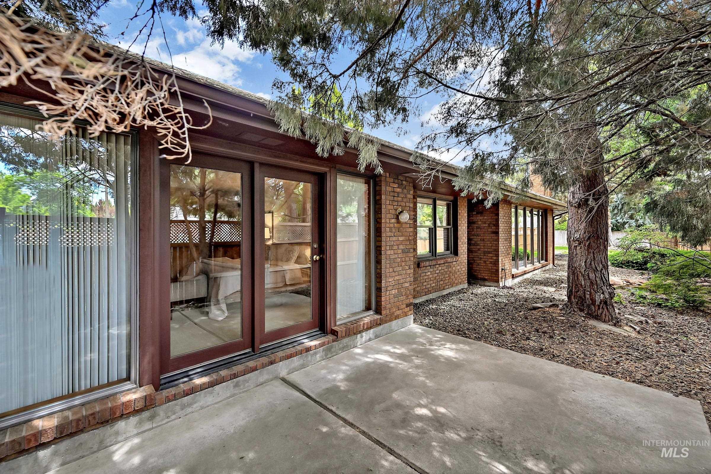 6319 W Montana Ave., Boise, Idaho 83704, 4 Bedrooms, 3 Bathrooms, Residential For Sale, Price $995,000,MLS 98988461