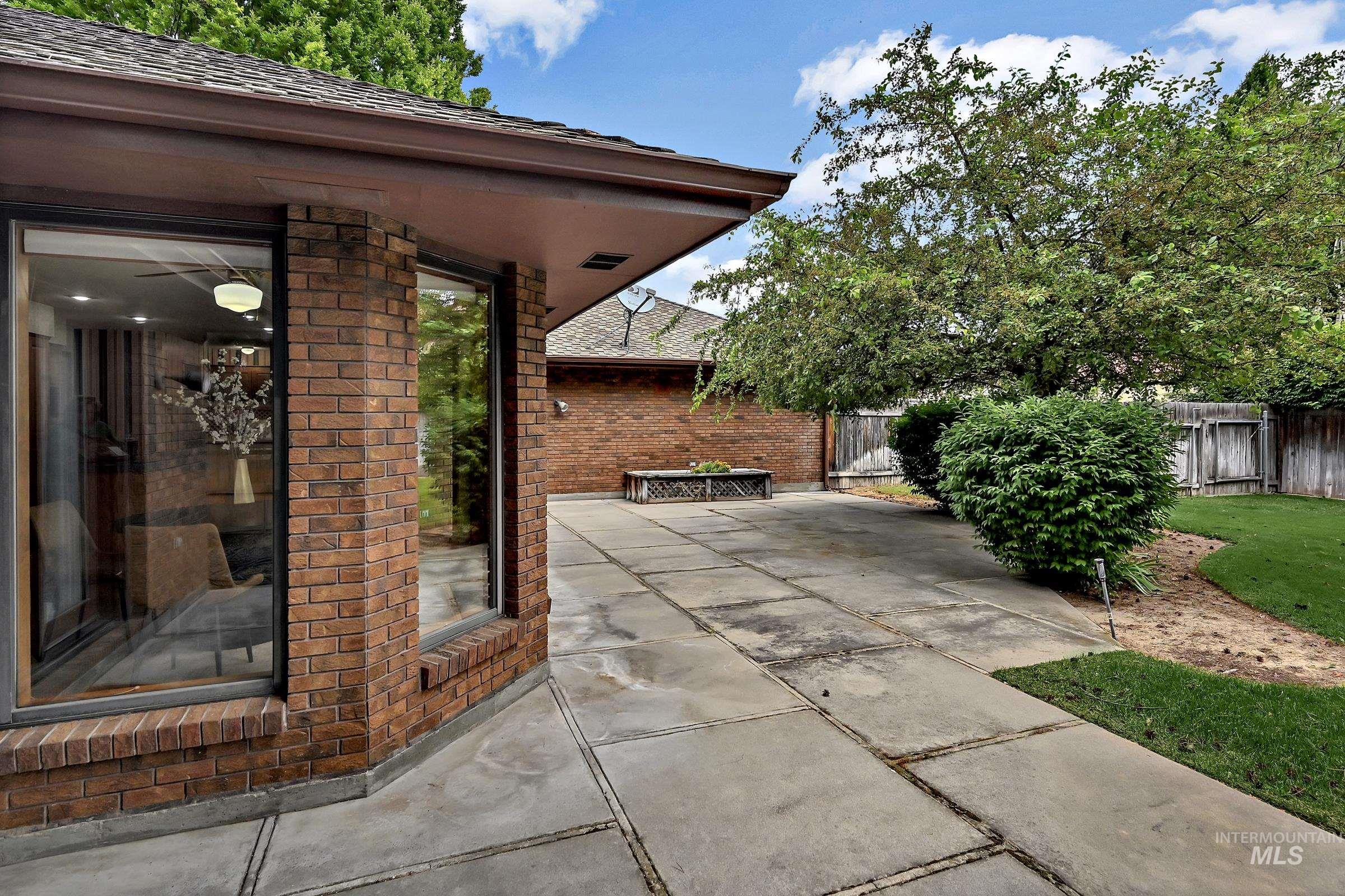 6319 W Montana Ave., Boise, Idaho 83704, 4 Bedrooms, 3 Bathrooms, Residential For Sale, Price $995,000,MLS 98988461