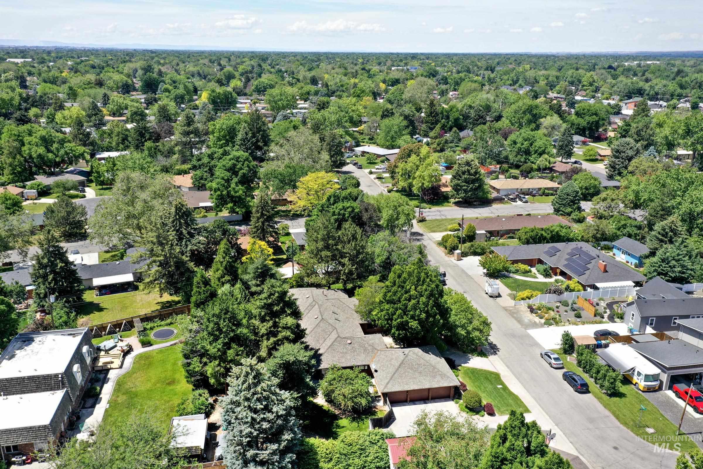 6319 W Montana Ave., Boise, Idaho 83704, 4 Bedrooms, 3 Bathrooms, Residential For Sale, Price $995,000,MLS 98988461