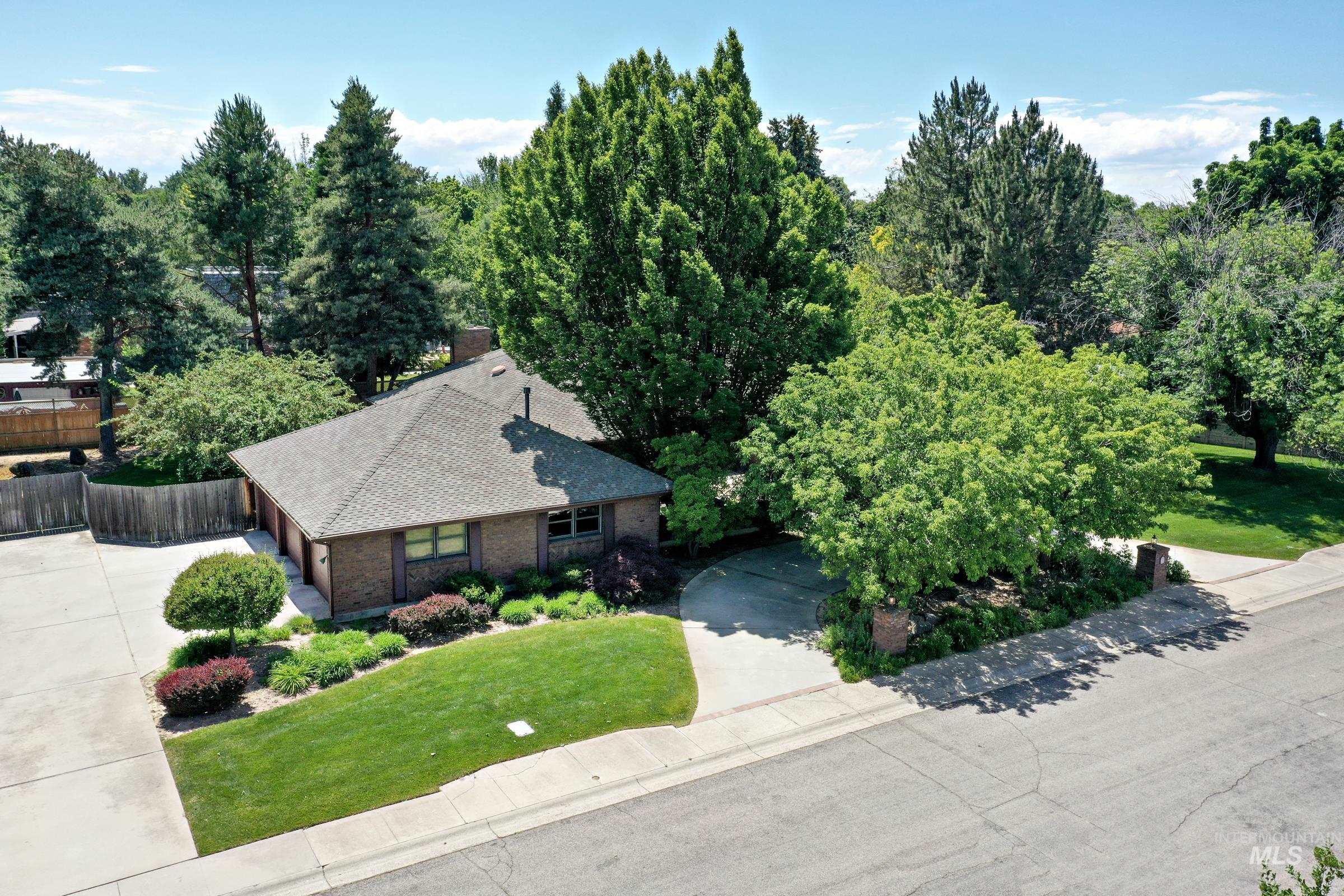 6319 W Montana Ave., Boise, Idaho 83704, 4 Bedrooms, 3 Bathrooms, Residential For Sale, Price $995,000,MLS 98988461
