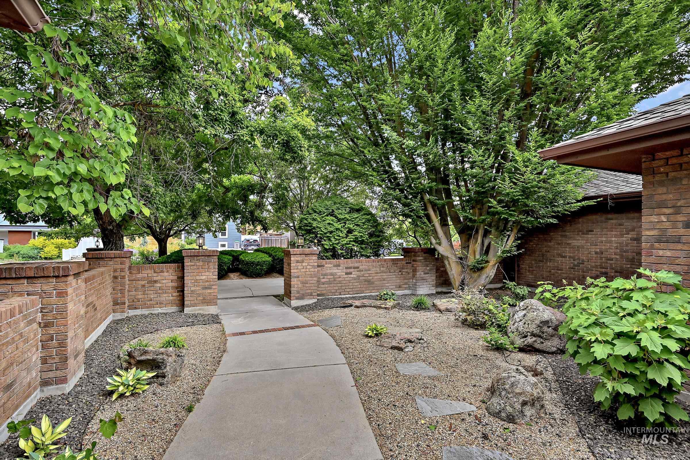 6319 W Montana Ave., Boise, Idaho 83704, 4 Bedrooms, 3 Bathrooms, Residential For Sale, Price $995,000,MLS 98988461