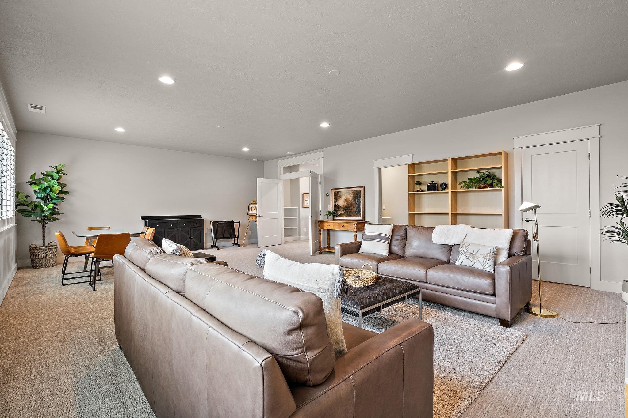 6922 N Agrarian, Meridian, Idaho 83646, 3 Bedrooms, 3 Bathrooms, Residential For Sale, Price $975,000,MLS 98988462