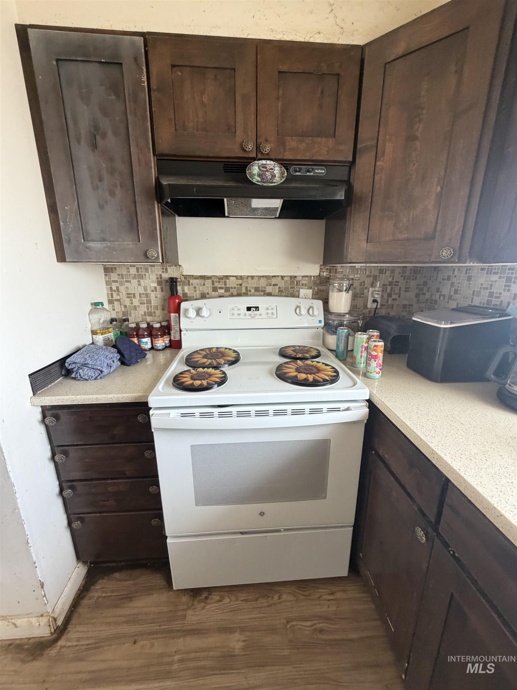 3605 N 3000 E, Twin Falls, Idaho 83301-0359, 5 Bedrooms, 2 Bathrooms, Residential For Sale, Price $535,000,MLS 98988463