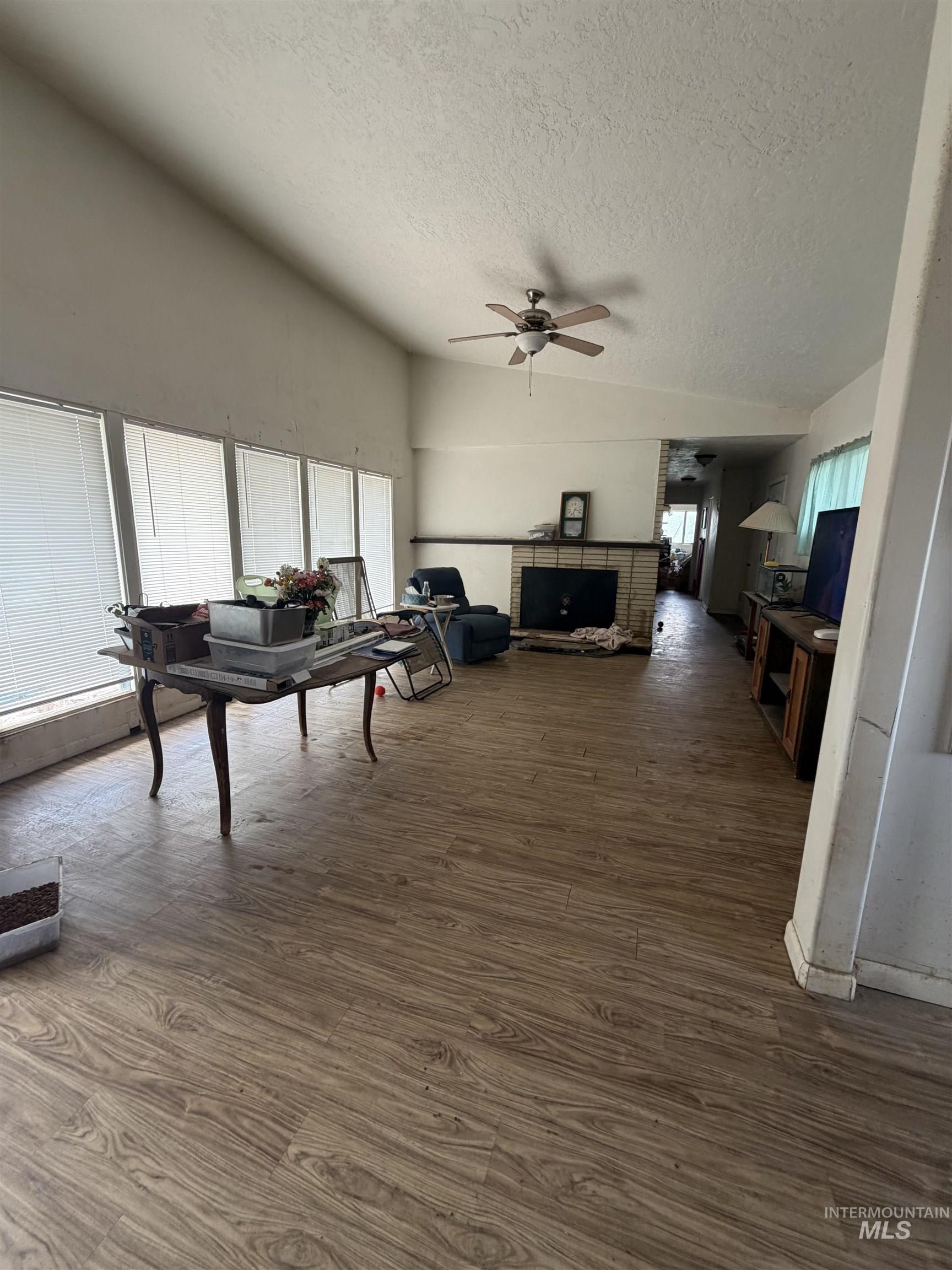 3605 N 3000 E, Twin Falls, Idaho 83301-0359, 5 Bedrooms, 2 Bathrooms, Residential For Sale, Price $535,000,MLS 98988463
