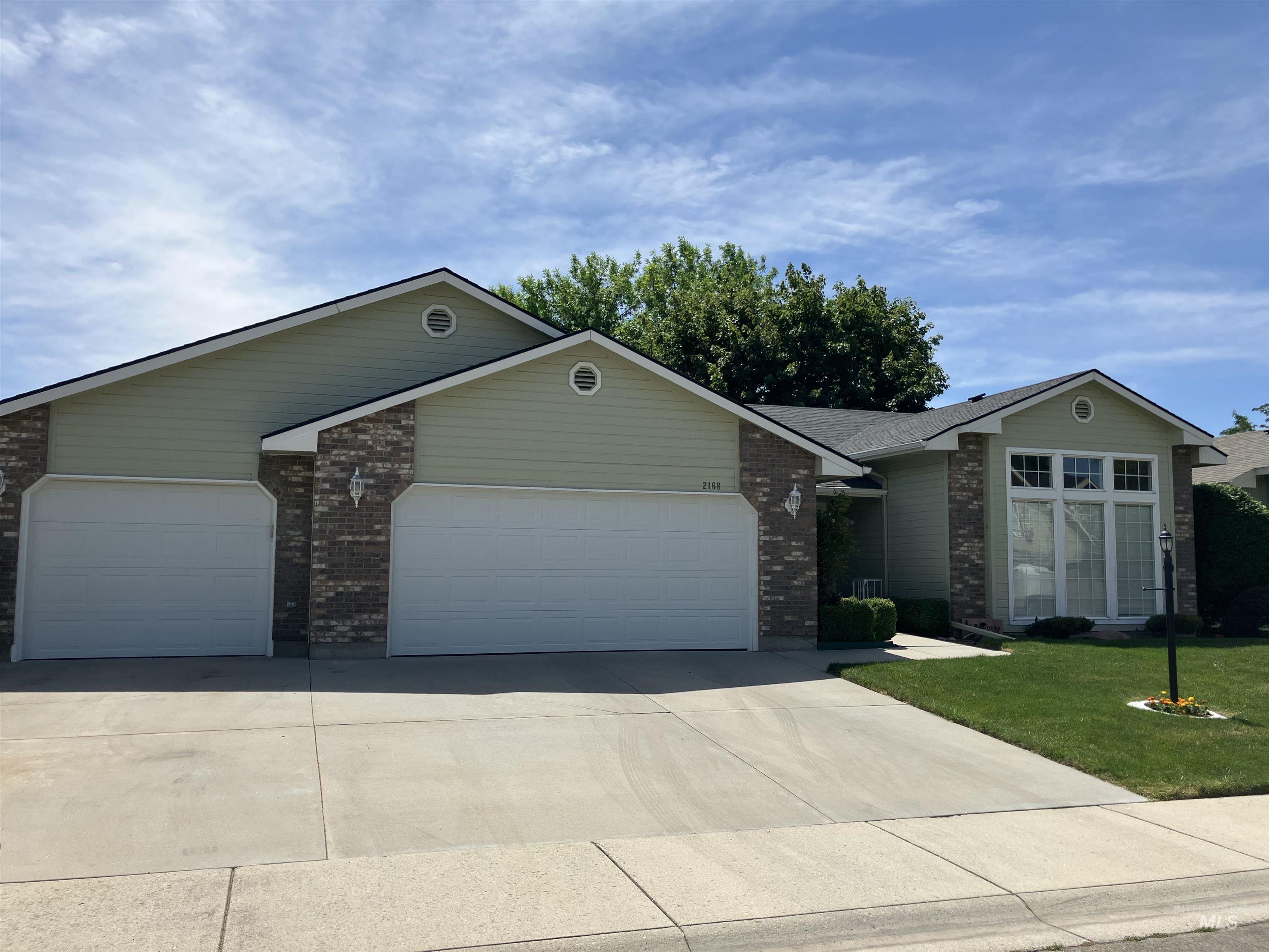 2168 N Glennfield Way, Meridian, Idaho 83646-1282, 3 Bedrooms, 2 Bathrooms, Residential For Sale, Price $479,900,MLS 98988473