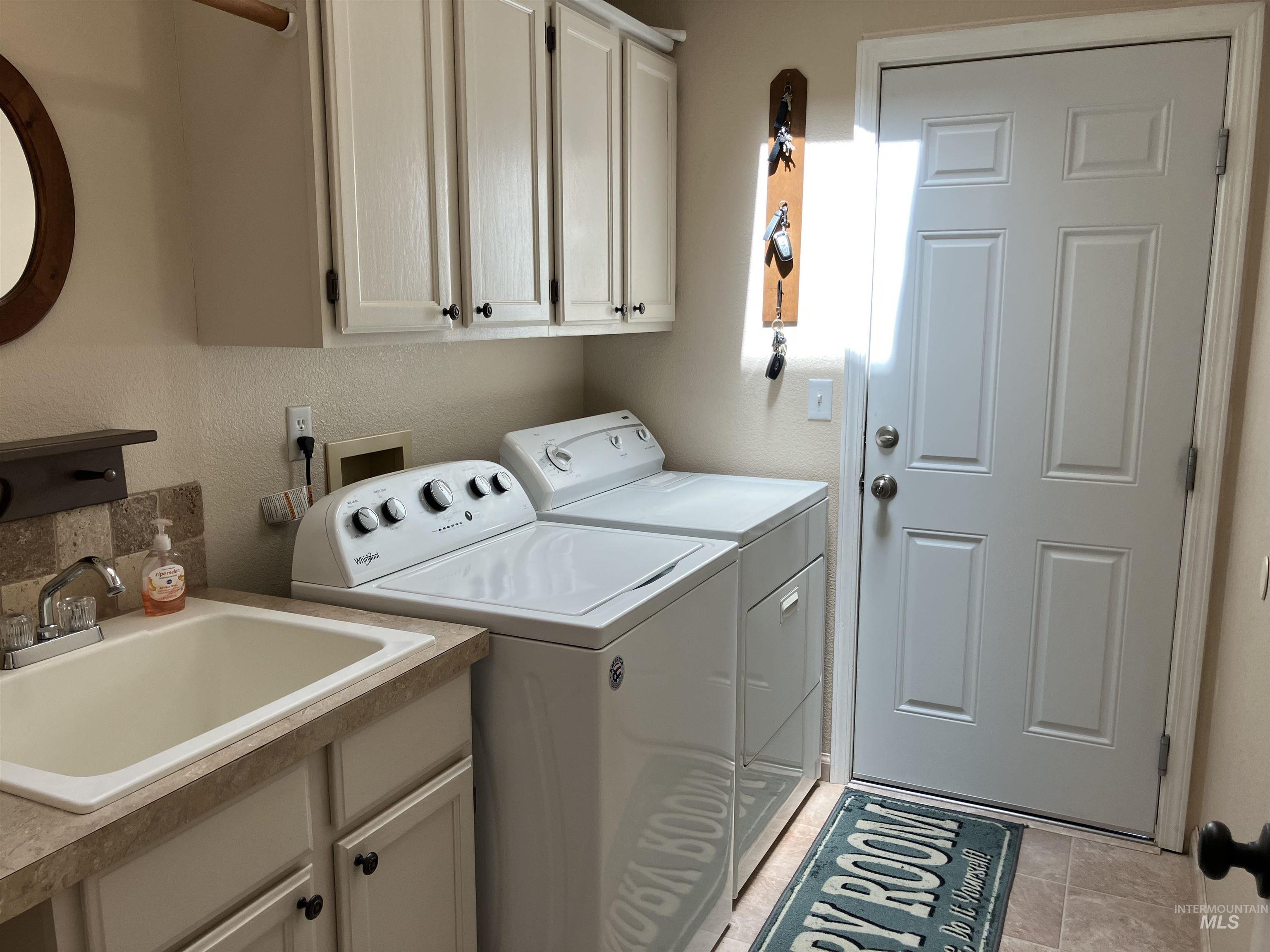 2168 N Glennfield Way, Meridian, Idaho 83646-1282, 3 Bedrooms, 2 Bathrooms, Residential For Sale, Price $479,900,MLS 98988473