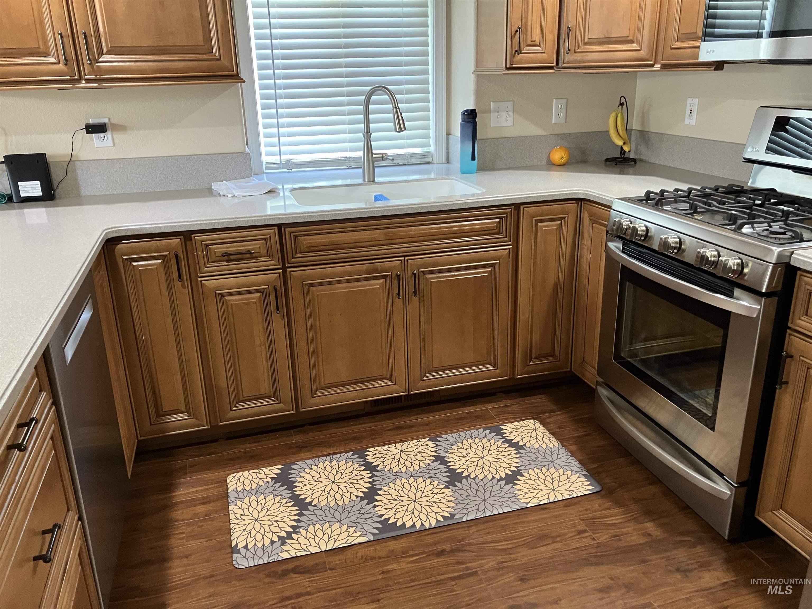 2168 N Glennfield Way, Meridian, Idaho 83646-1282, 3 Bedrooms, 2 Bathrooms, Residential For Sale, Price $479,900,MLS 98988473