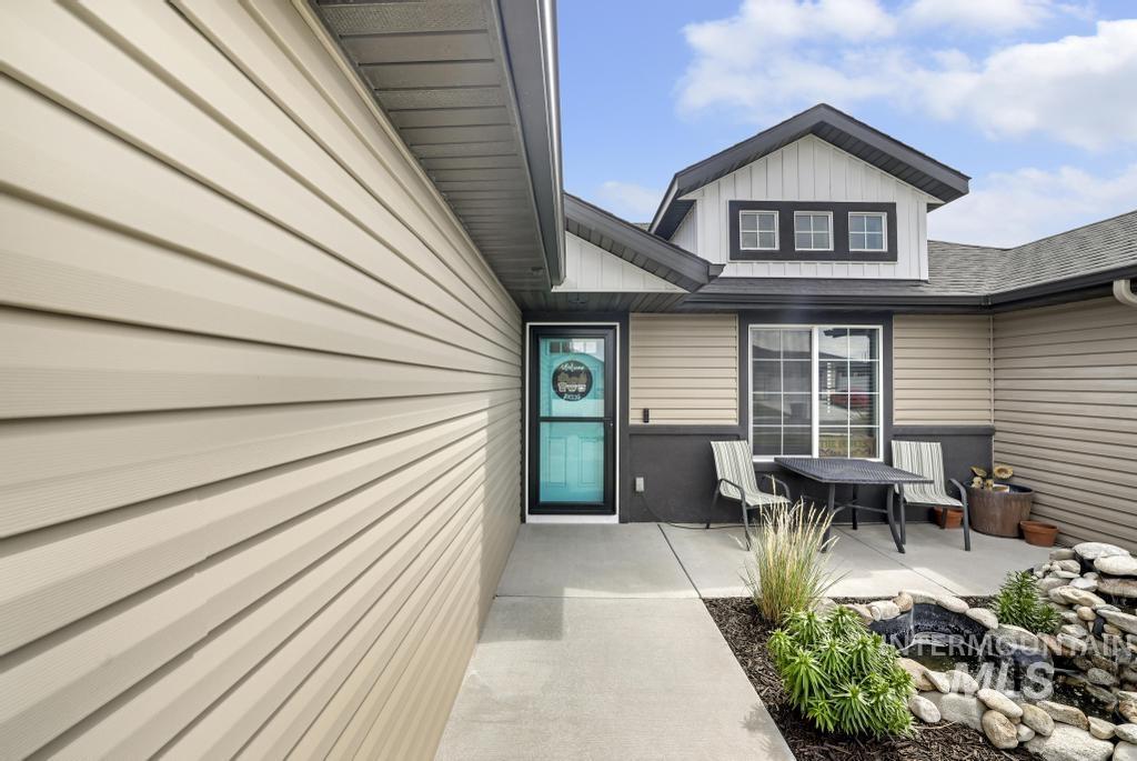 1025 Elk Butte Dr., Kimberly, Idaho 83341, 3 Bedrooms, 2 Bathrooms, Residential For Sale, Price $395,000, 98988474