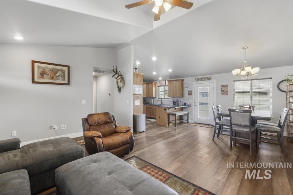 1025 Elk Butte Dr., Kimberly, Idaho 83341, 3 Bedrooms, 2 Bathrooms, Residential For Sale, Price $395,000, 98988474