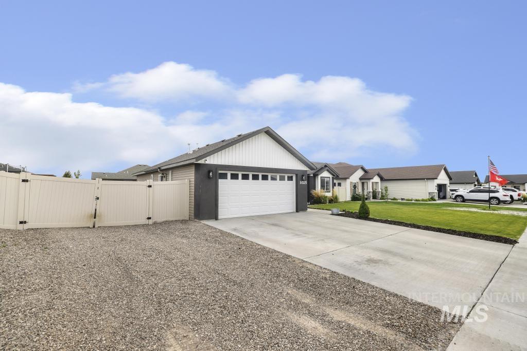 1025 Elk Butte Dr., Kimberly, Idaho 83341, 3 Bedrooms, 2 Bathrooms, Residential For Sale, Price $395,000, 98988474