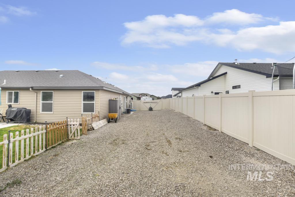 1025 Elk Butte Dr., Kimberly, Idaho 83341, 3 Bedrooms, 2 Bathrooms, Residential For Sale, Price $395,000, 98988474