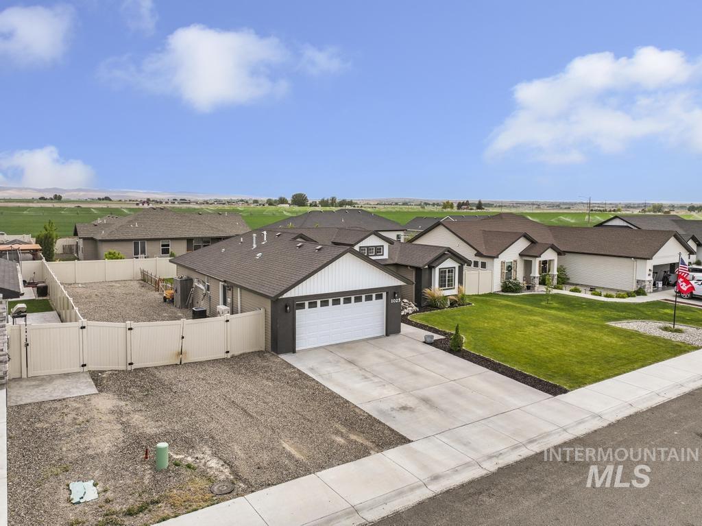 1025 Elk Butte Dr., Kimberly, Idaho 83341, 3 Bedrooms, 2 Bathrooms, Residential For Sale, Price $395,000, 98988474