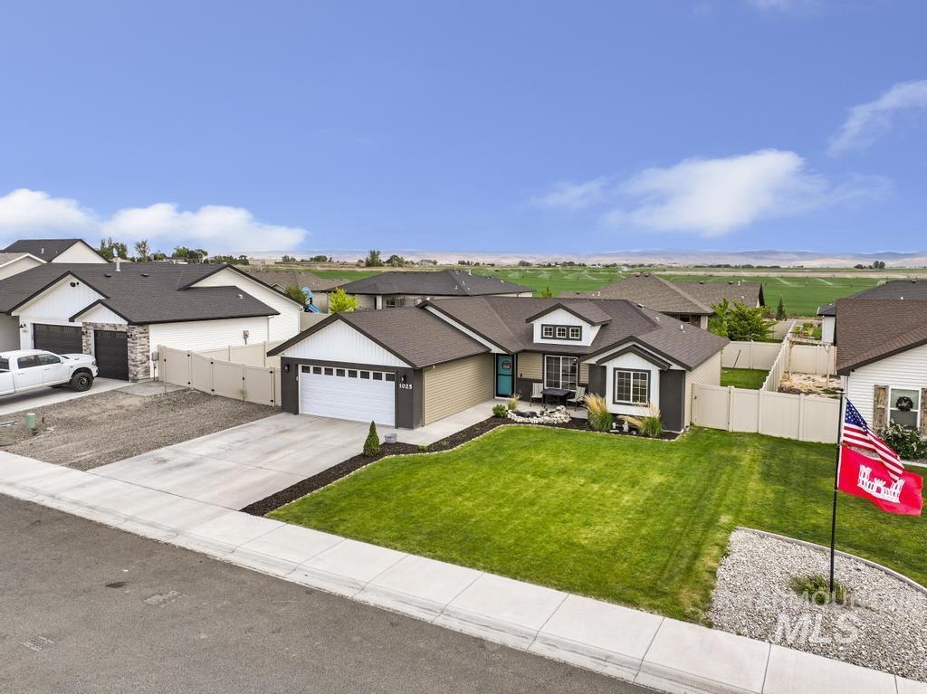 1025 Elk Butte Dr., Kimberly, Idaho 83341, 3 Bedrooms, 2 Bathrooms, Residential For Sale, Price $395,000, 98988474