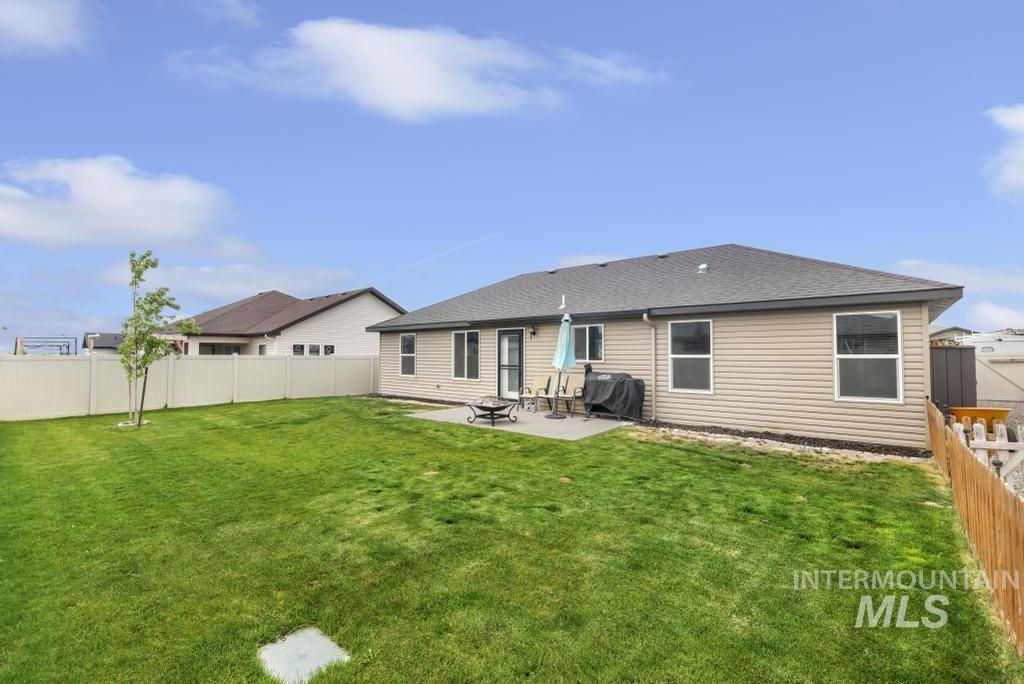 1025 Elk Butte Dr., Kimberly, Idaho 83341, 3 Bedrooms, 2 Bathrooms, Residential For Sale, Price $395,000, 98988474