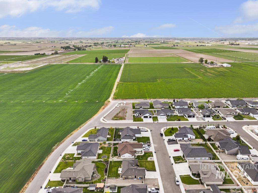 1025 Elk Butte Dr., Kimberly, Idaho 83341, 3 Bedrooms, 2 Bathrooms, Residential For Sale, Price $395,000, 98988474