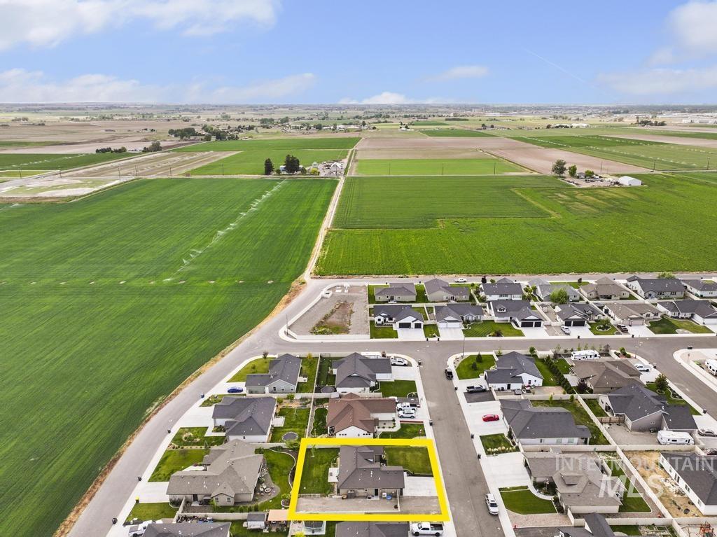 1025 Elk Butte Dr., Kimberly, Idaho 83341, 3 Bedrooms, 2 Bathrooms, Residential For Sale, Price $395,000, 98988474