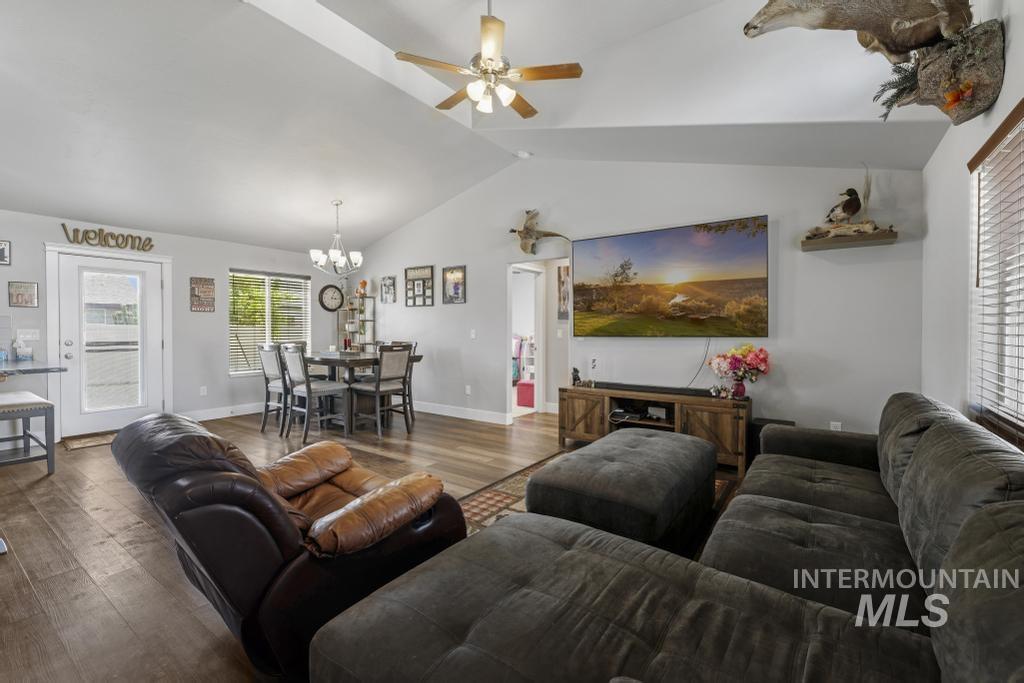 1025 Elk Butte Dr., Kimberly, Idaho 83341, 3 Bedrooms, 2 Bathrooms, Residential For Sale, Price $395,000, 98988474