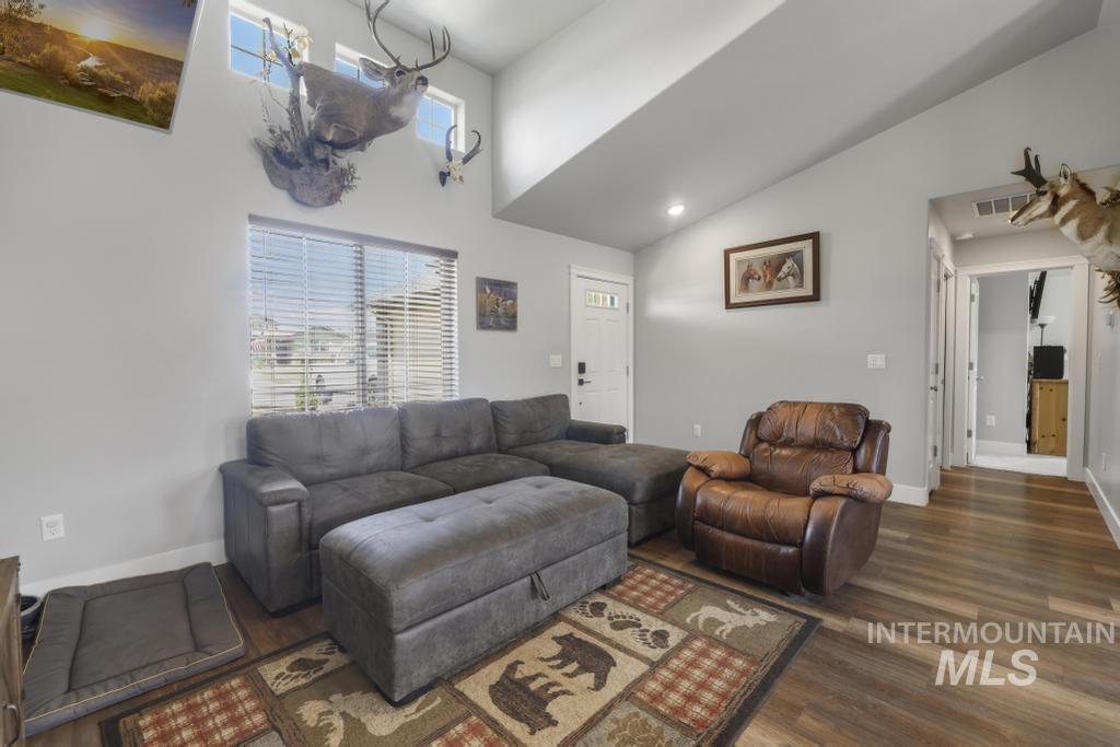 1025 Elk Butte Dr., Kimberly, Idaho 83341, 3 Bedrooms, 2 Bathrooms, Residential For Sale, Price $395,000, 98988474