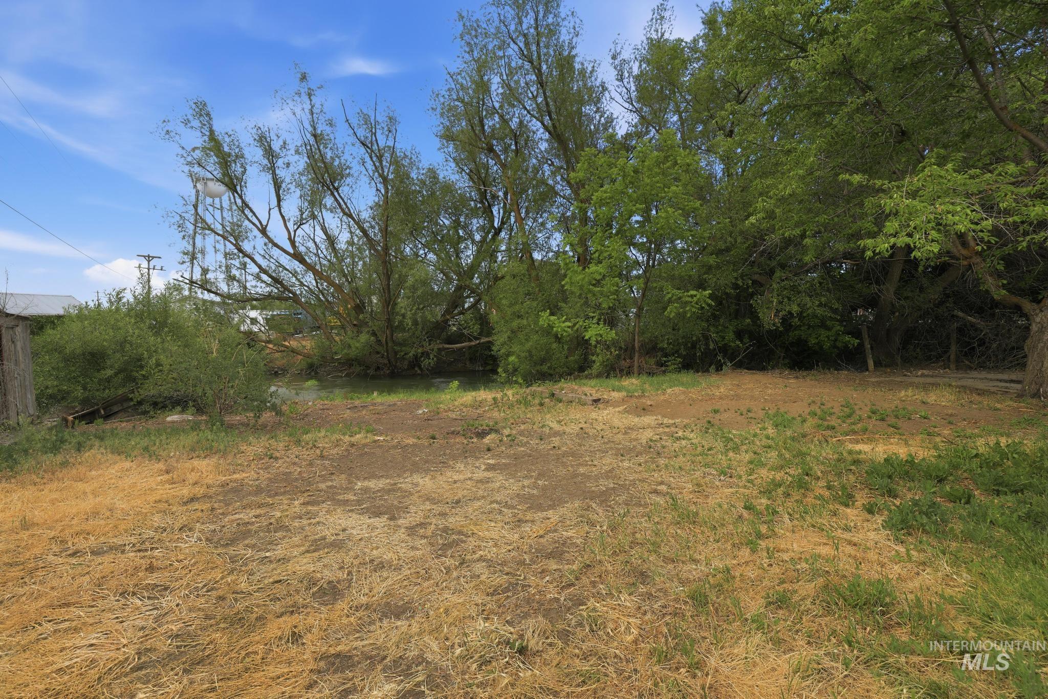 110 E 2nd St, Shoshone, Idaho 83352, 3 Bedrooms, 1 Bathroom, Residential For Sale, Price $175,000,MLS 98988479