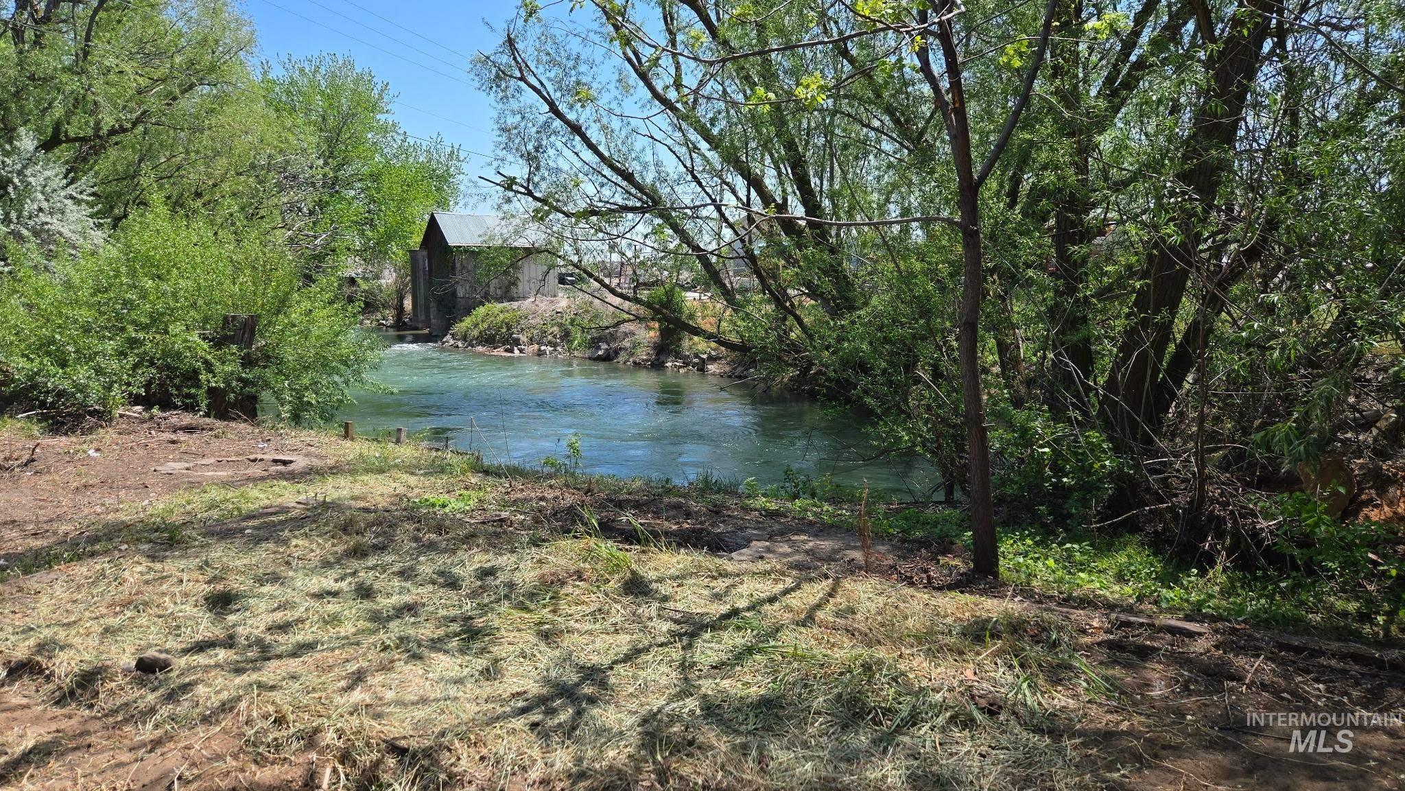 110 E 2nd St, Shoshone, Idaho 83352, 3 Bedrooms, 1 Bathroom, Residential For Sale, Price $175,000,MLS 98988479