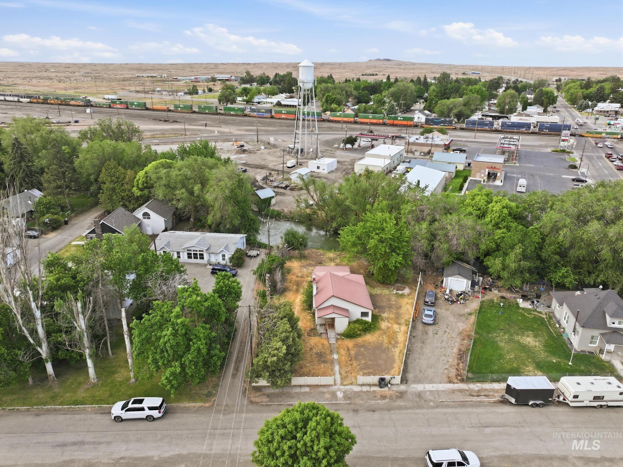 110 E 2nd St, Shoshone, Idaho 83352, 3 Bedrooms, 1 Bathroom, Residential For Sale, Price $175,000,MLS 98988479