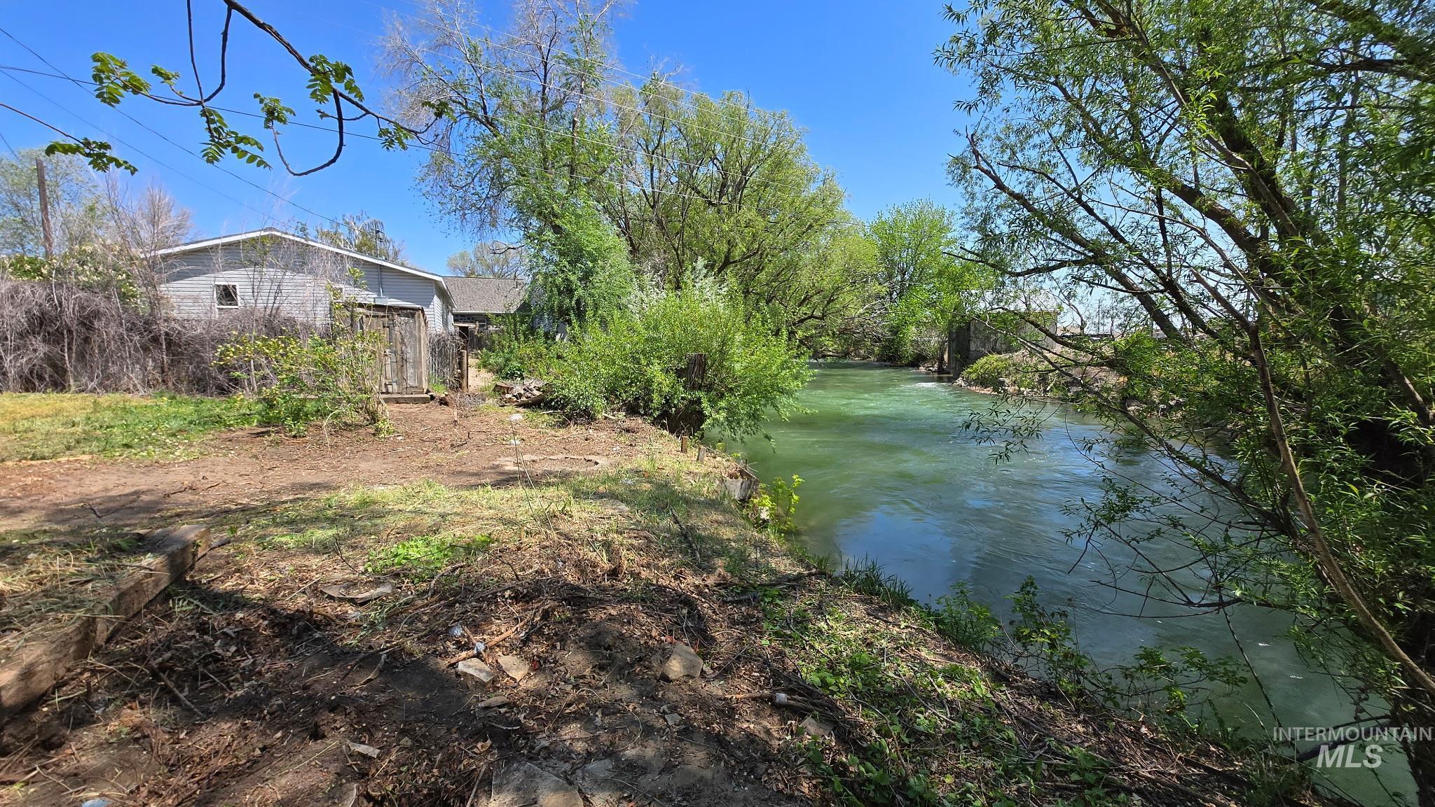 110 E 2nd St, Shoshone, Idaho 83352, 3 Bedrooms, 1 Bathroom, Residential For Sale, Price $175,000,MLS 98988479