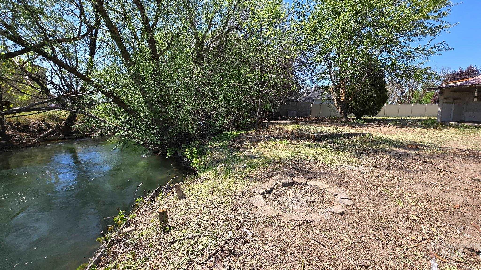 110 E 2nd St, Shoshone, Idaho 83352, 3 Bedrooms, 1 Bathroom, Residential For Sale, Price $175,000,MLS 98988479