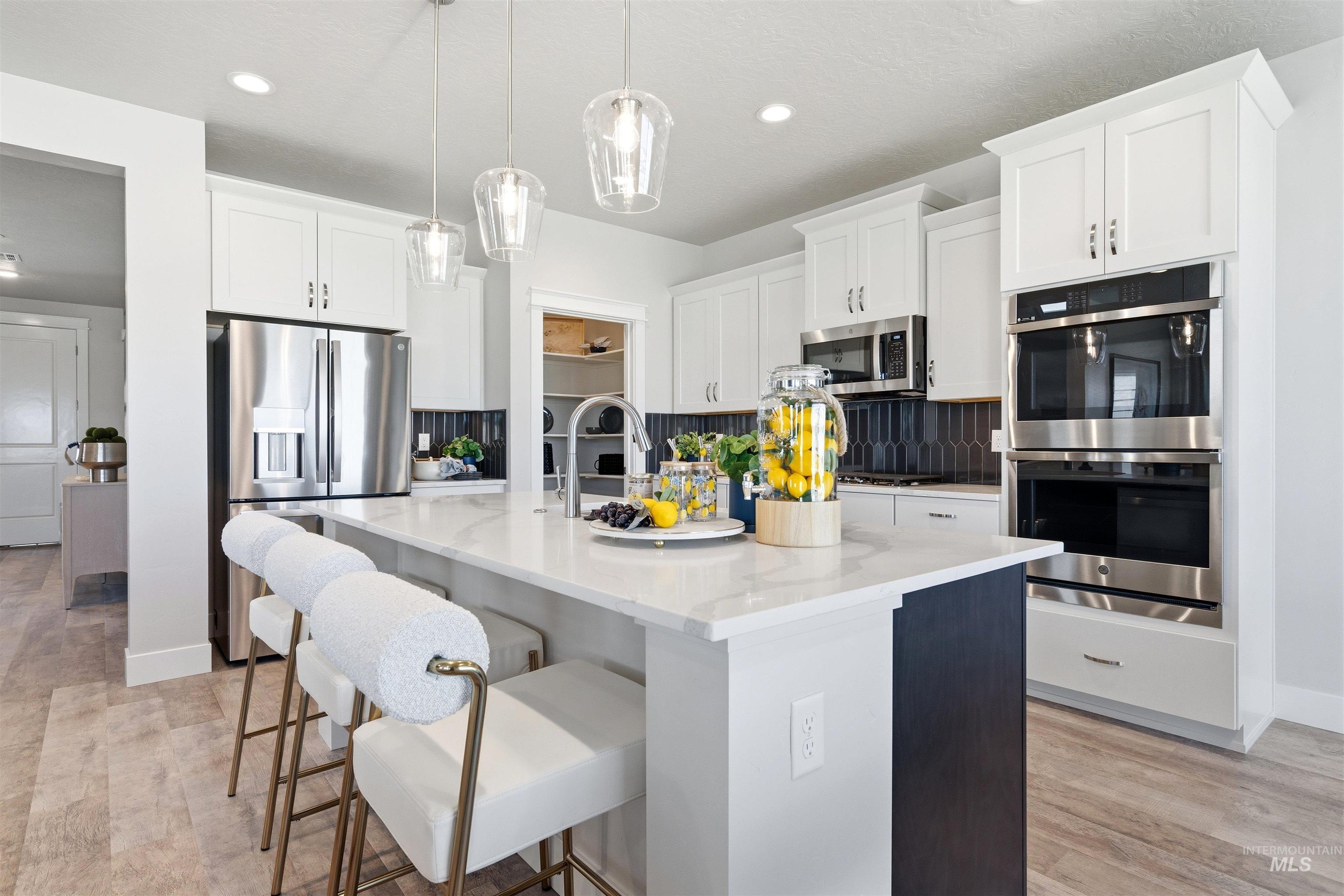 3375 W Caddisfly St., Kuna, Idaho 83634, 4 Bedrooms, 2.5 Bathrooms, Residential For Sale, Price $579,990,MLS 98988484