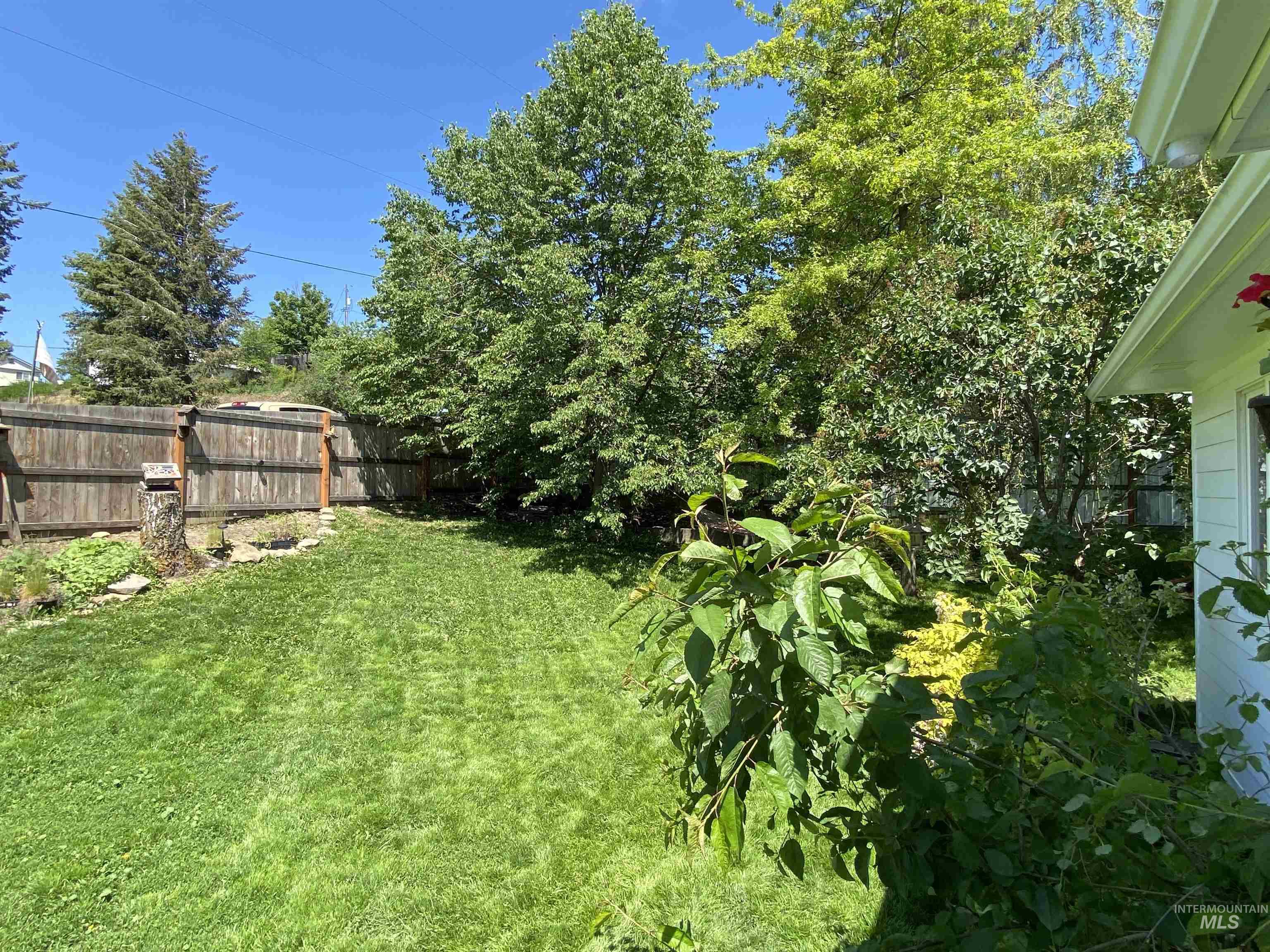 625 2nd Street, Onaway, Idaho 83855, 3 Bedrooms, 1 Bathroom, Residential For Sale, Price $299,000, 98988490